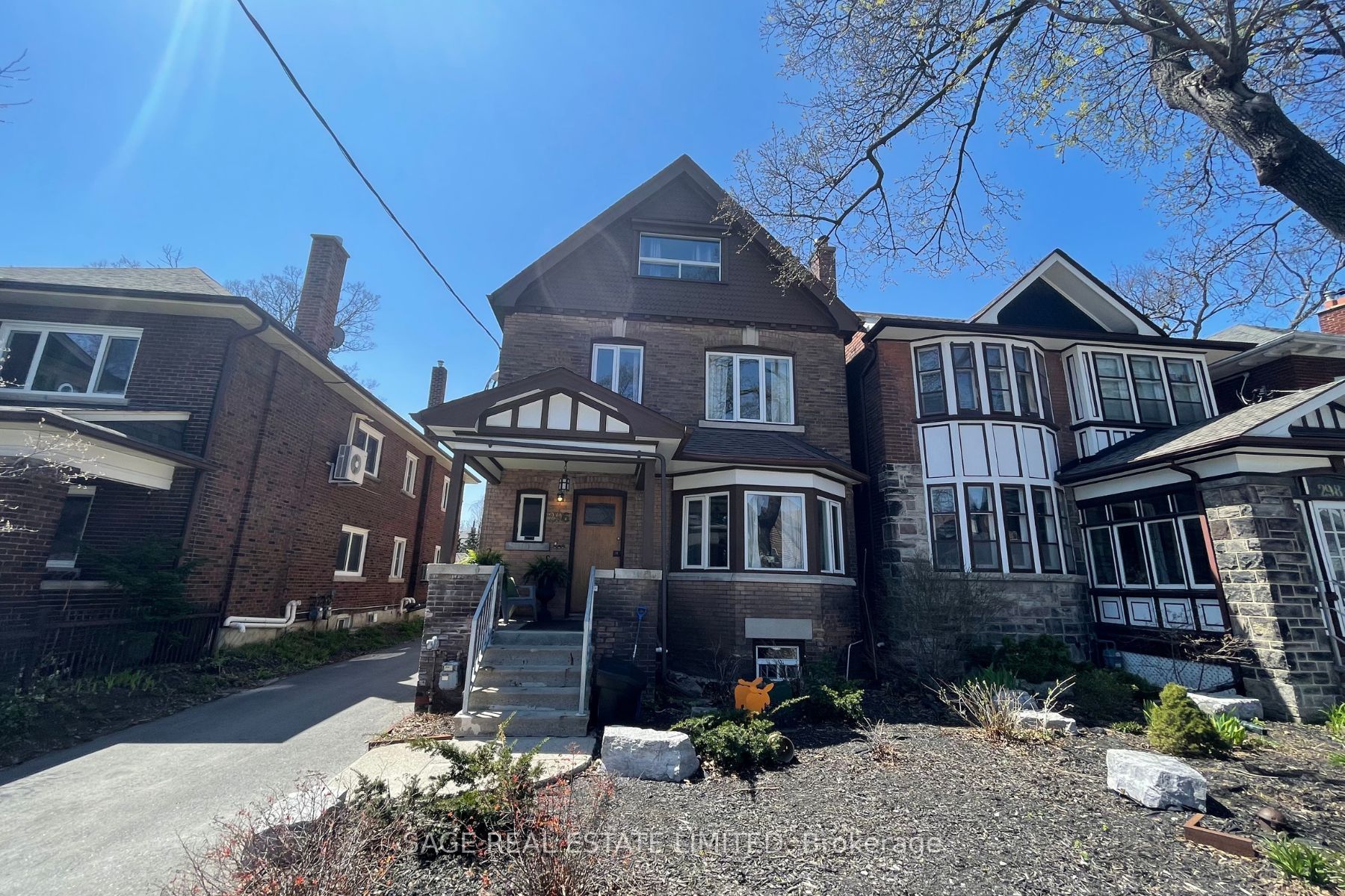 296 Runnymede Road 1, Toronto, ON M6S 2Y6