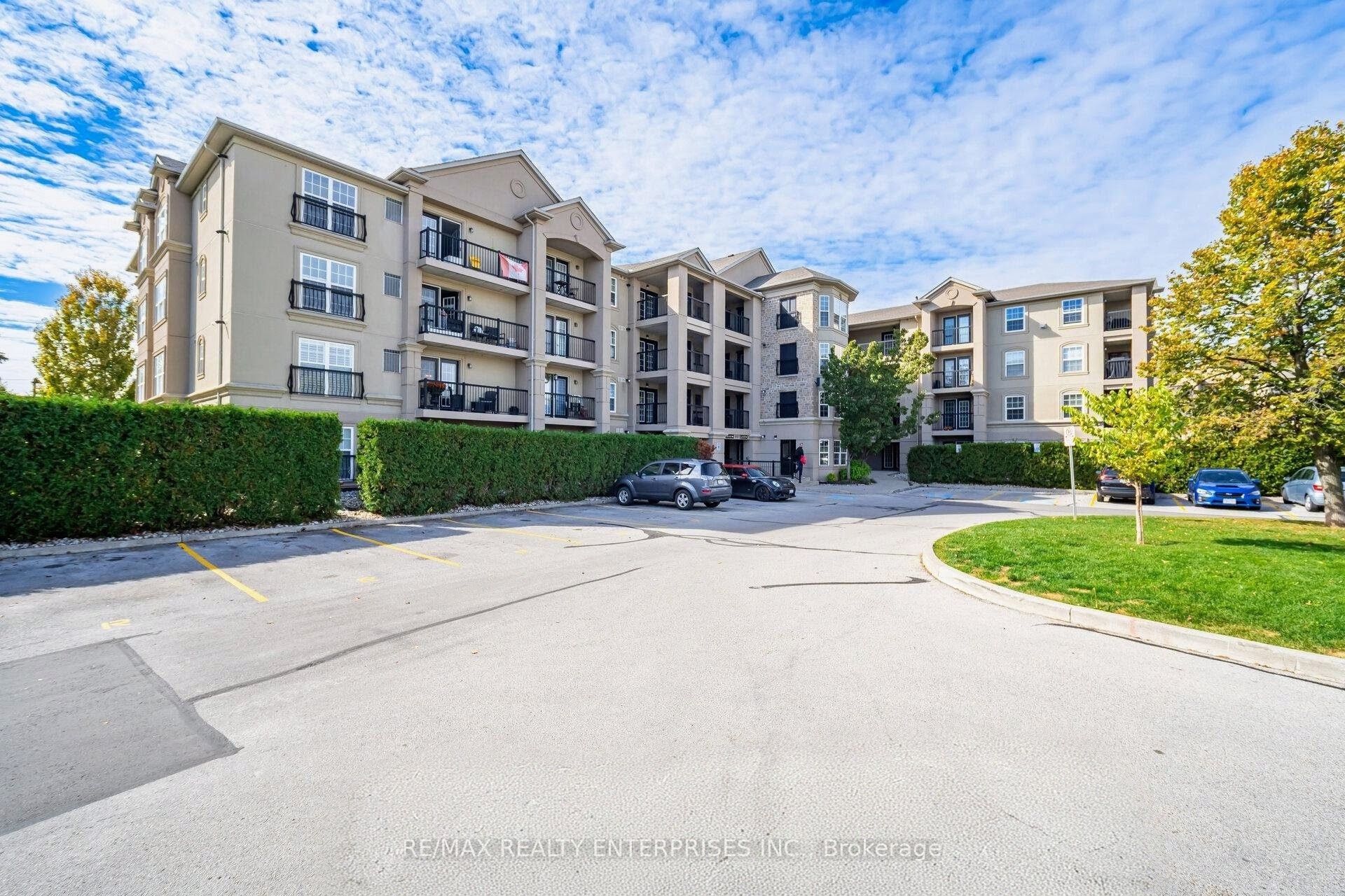 2035 Appleby Line 209, Burlington, ON L7L 7G8