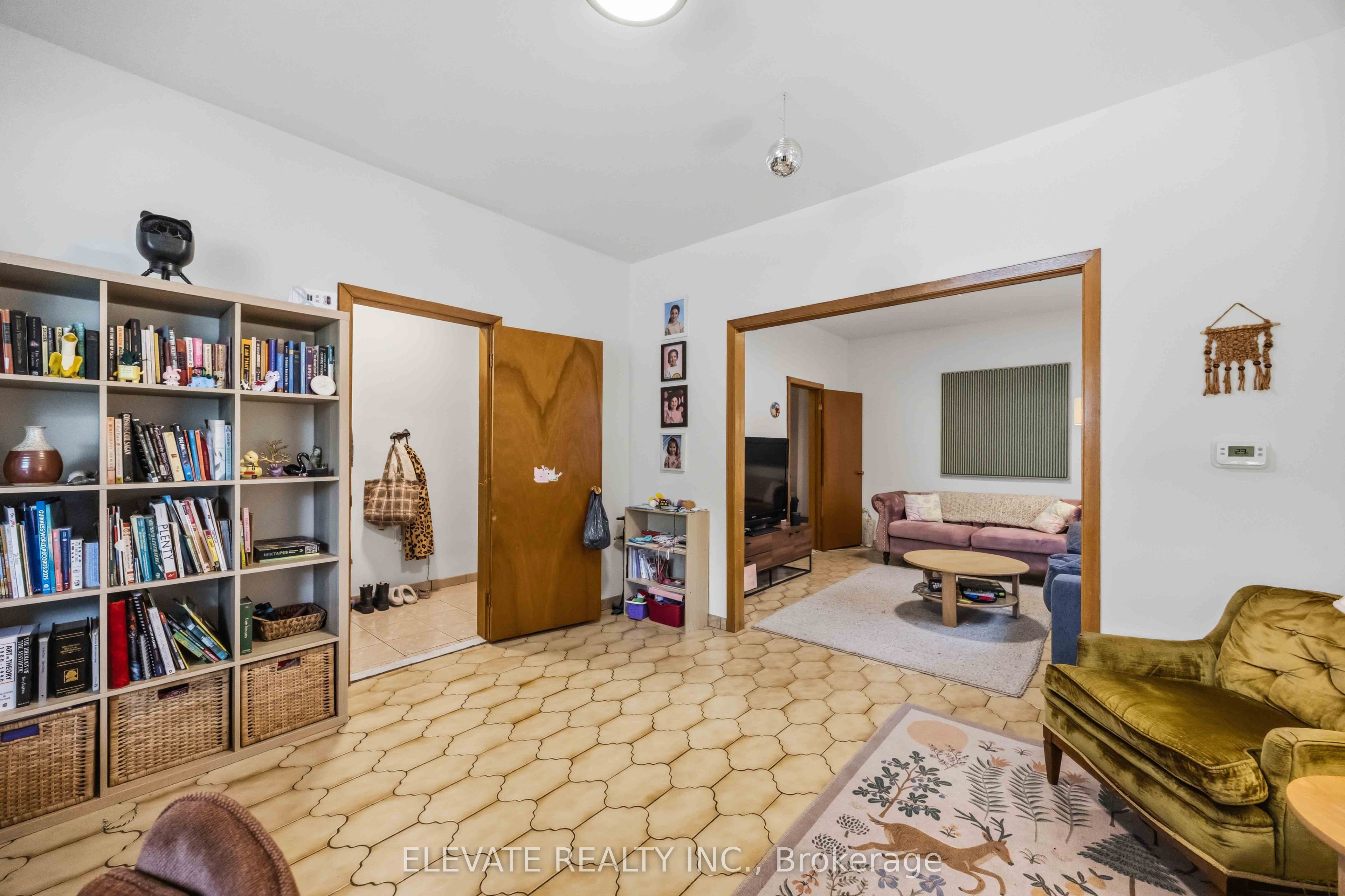 236 Symington Avenue, Toronto, ON M6P 3W6 photo 4