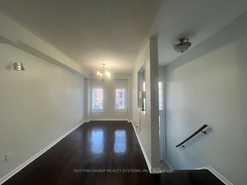 435 Hensall Circle 55, Mississauga, ON L5A 4P1 photo 4