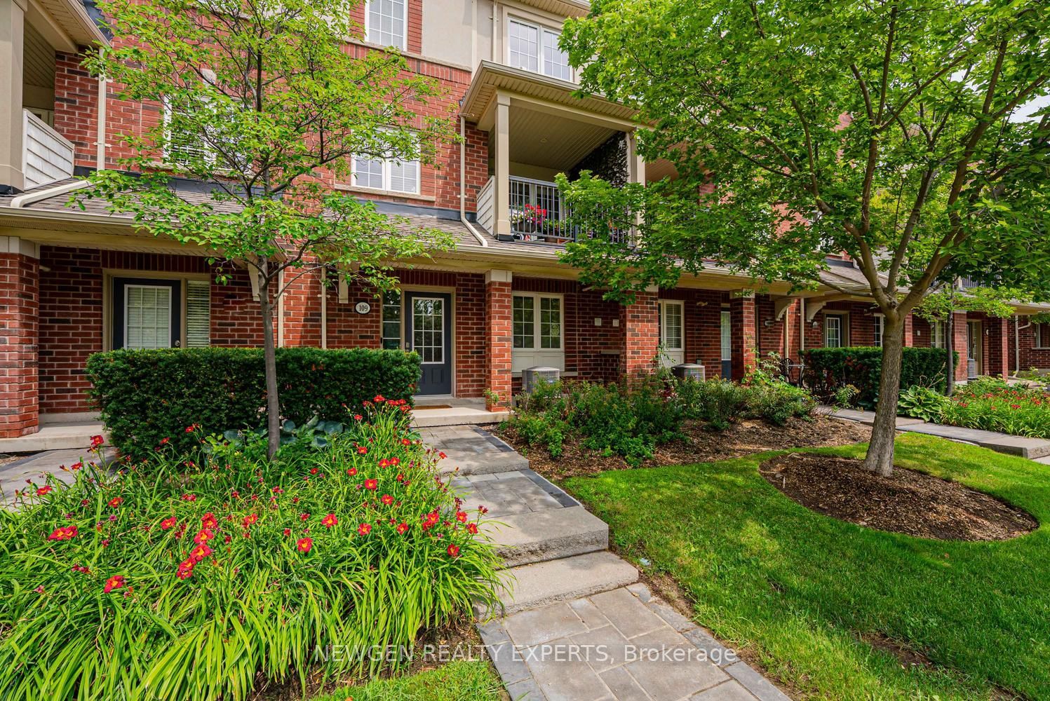 109 Georgian Drive 21, Oakville, ON L6H 0E7 photo 2