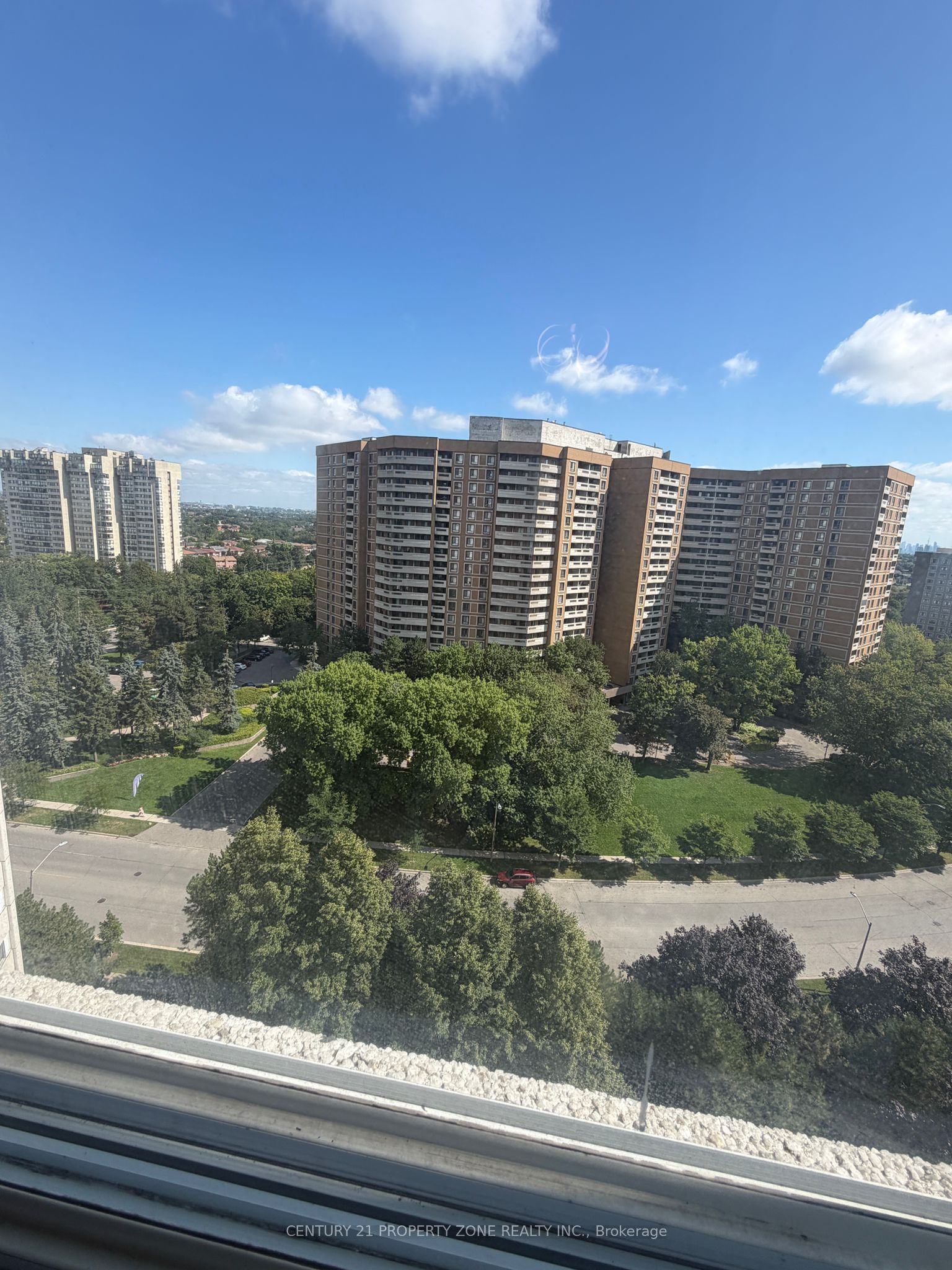 3700 Kaneff Crescent 1501, Mississauga, ON L5A 4B8