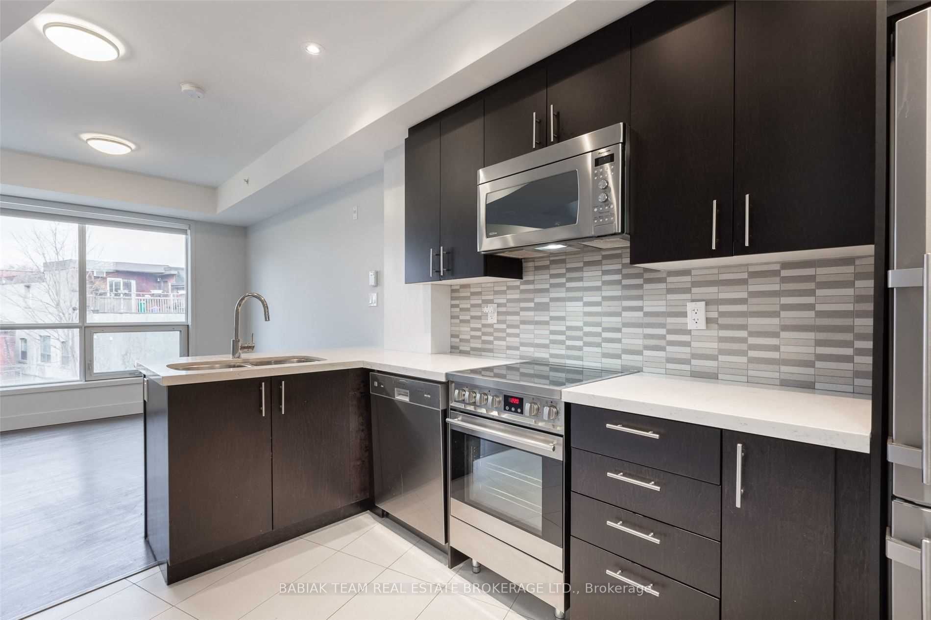 332 High Park Avenue 303, Toronto, ON M6P 2S7 photo 3