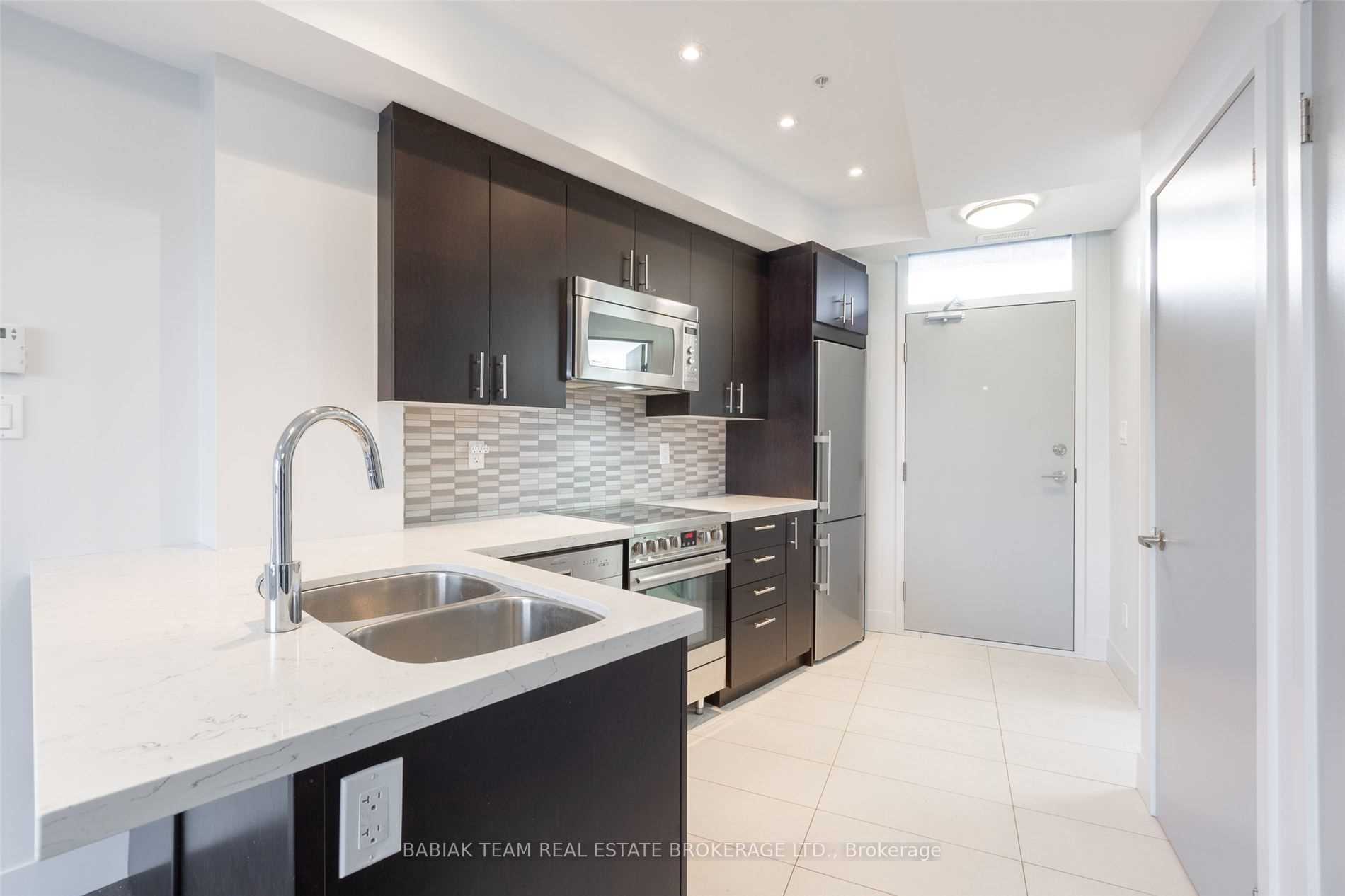 332 High Park Avenue 303, Toronto, ON M6P 2S7 photo 4