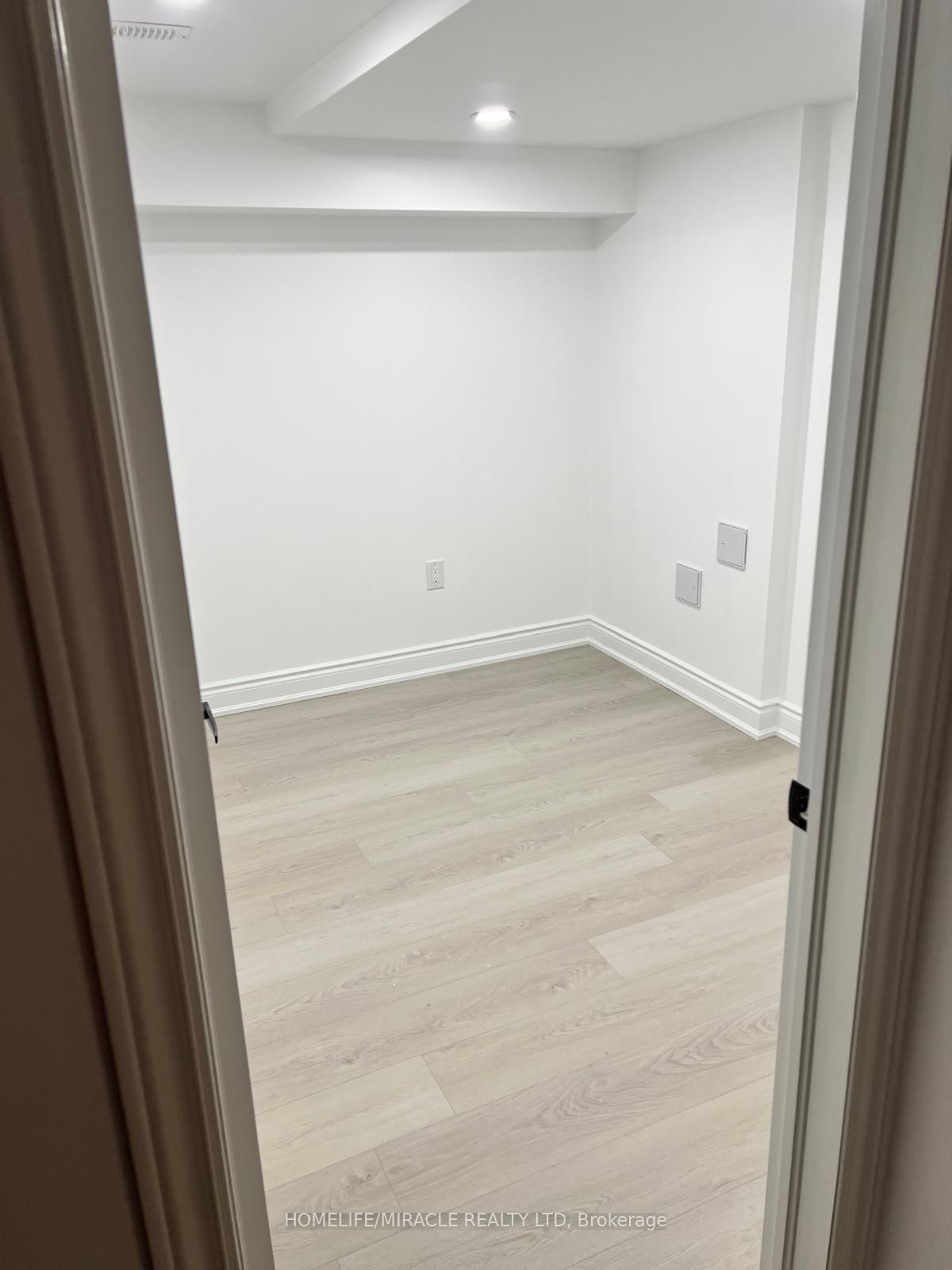 23 N Aldenham Street, Brampton, ON L6X 5S2 photo 5