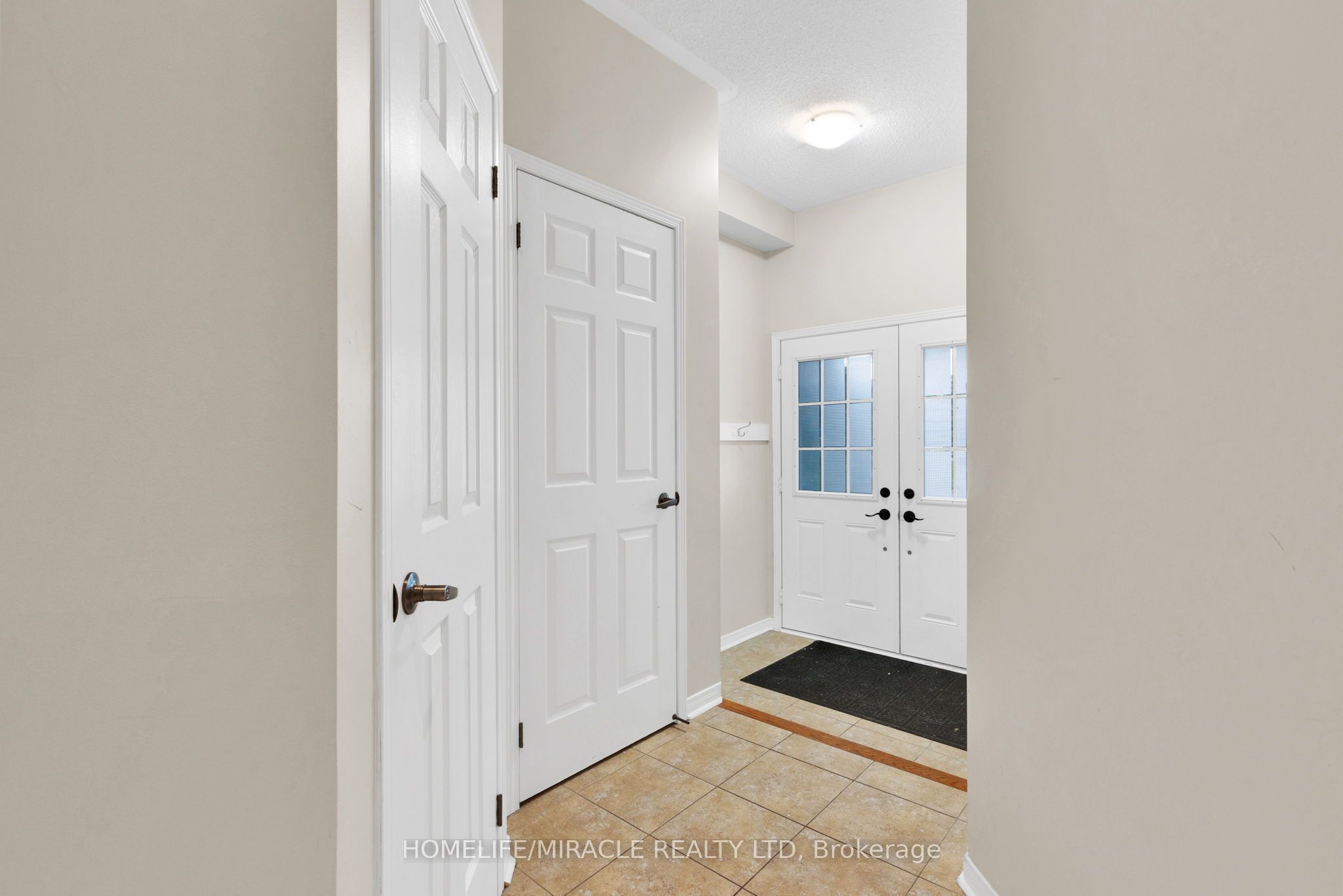 15 Chetholme Place E Main & Upper Floor, Halton Hills, ON L7G 0B5 photo 3