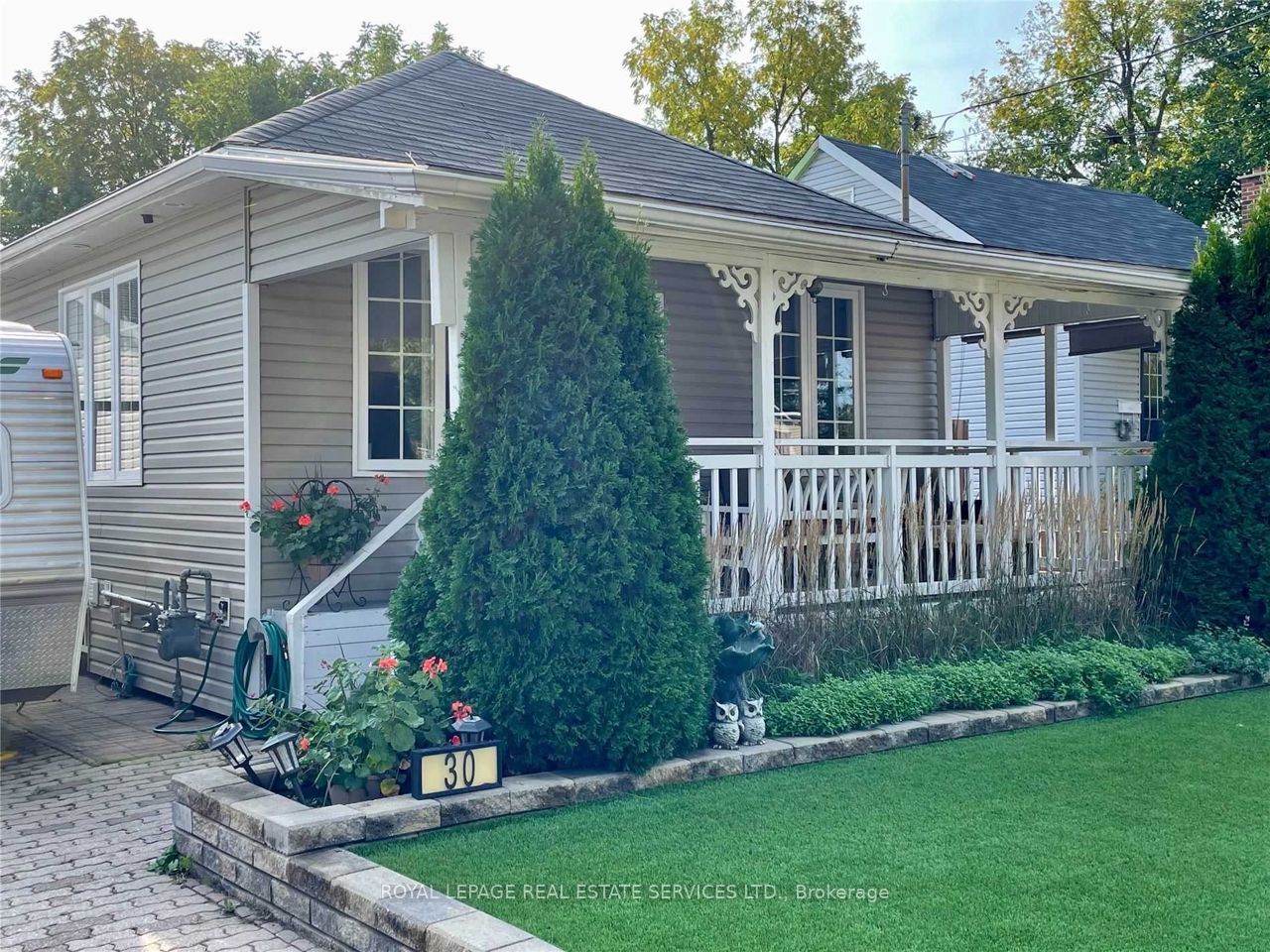 30 College Street, Halton Hills, ON L7G 2N7 photo 2