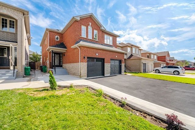 7334 Lowville Heights, Mississauga, ON L5N 8L4 photo 3