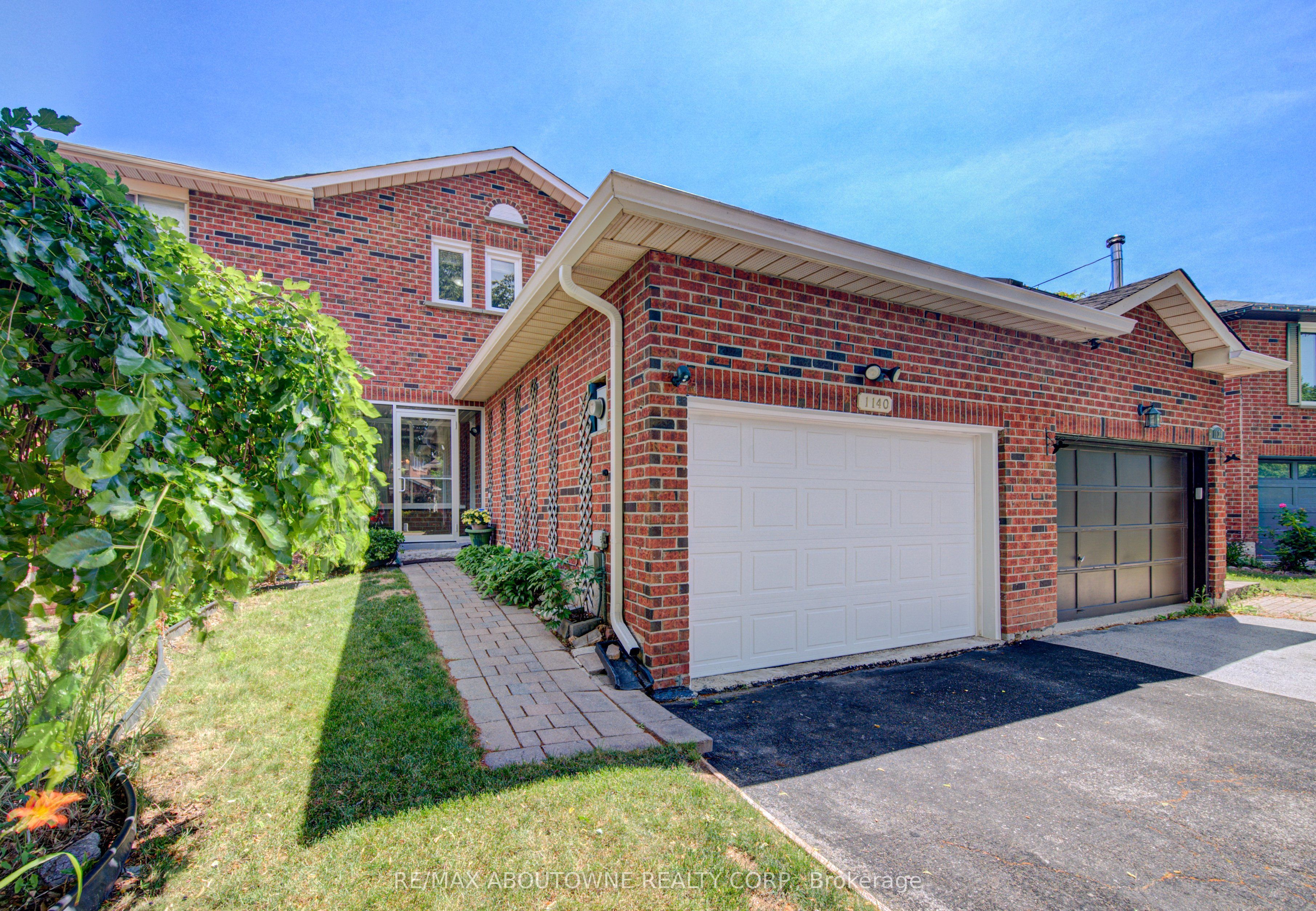 1140 Avondale Drive, Oakville, ON L6H 5L3 photo 2