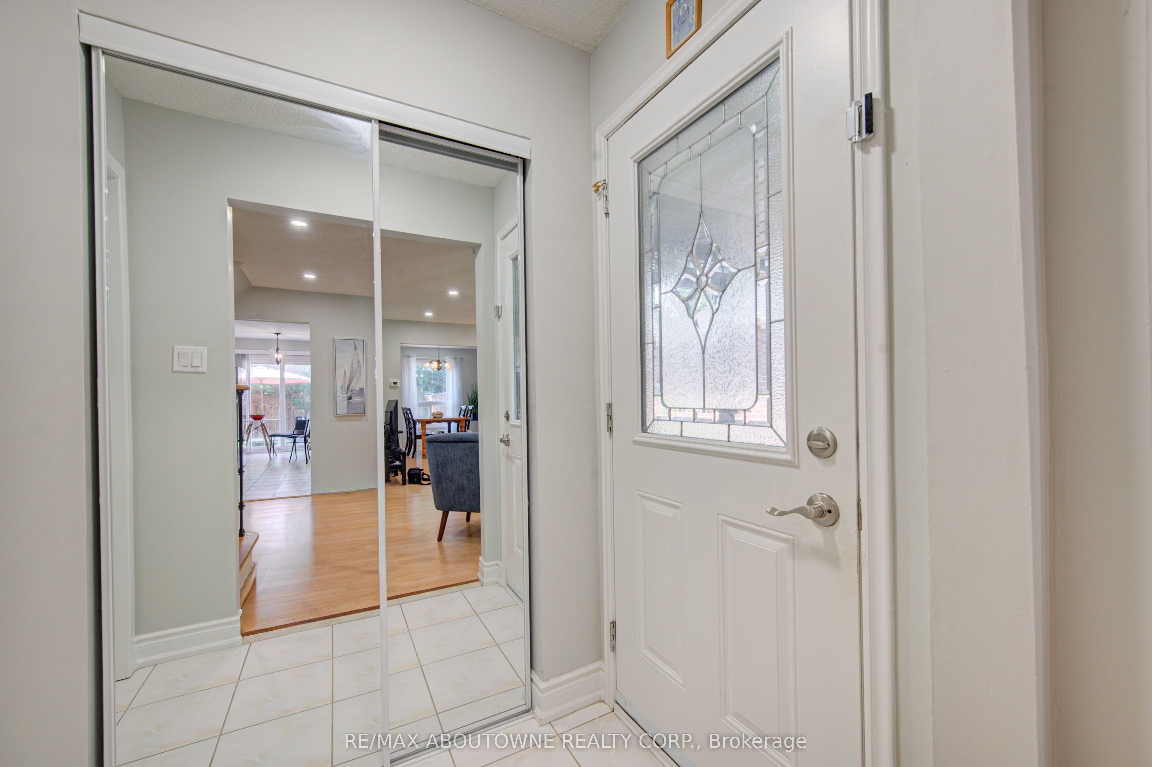 1140 Avondale Drive, Oakville, ON L6H 5L3 photo 5