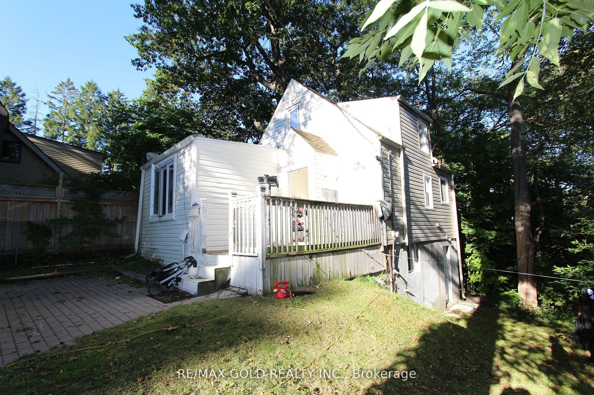 961 Lakeshore Road W, Mississauga, ON L5H 1H8 photo 2