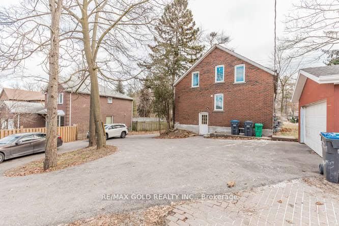 961 Lakeshore Road W, Mississauga, ON L5H 1H8 photo 3