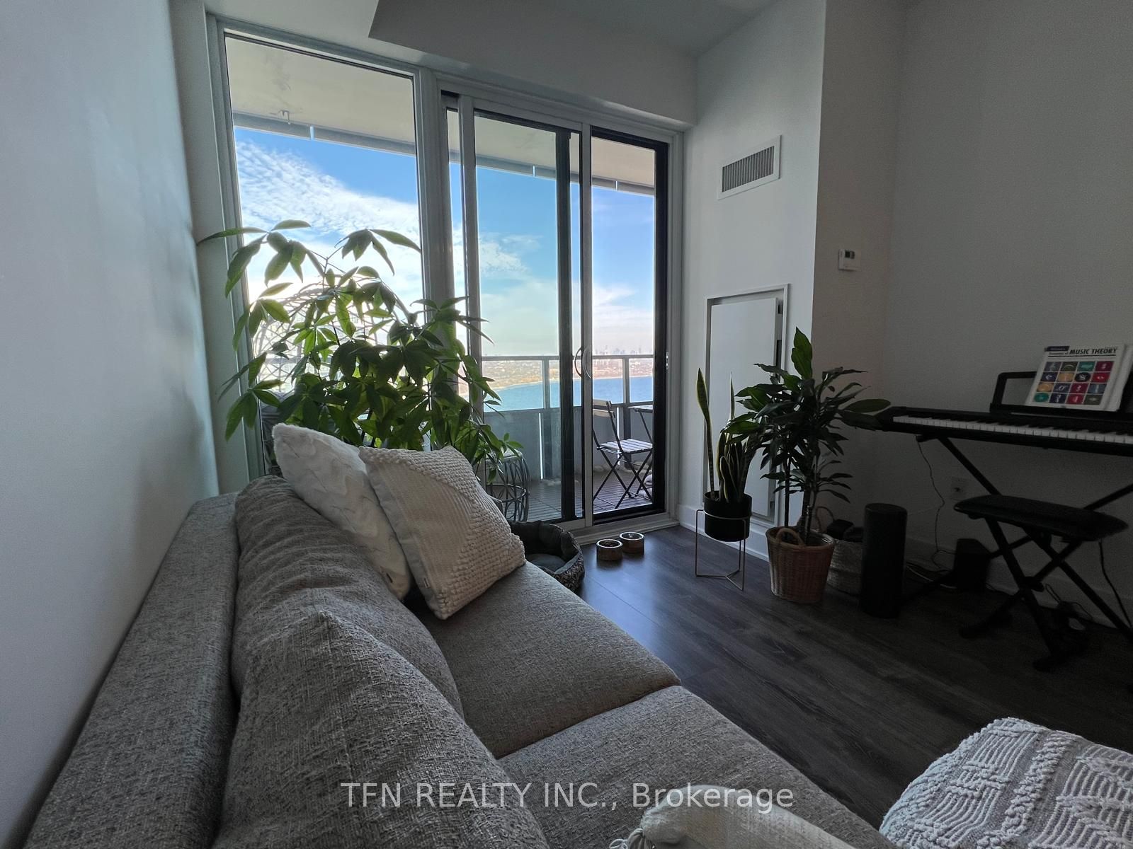 20 Shorebreeze Drive 3406, Toronto, ON M8V 0A1 photo 2