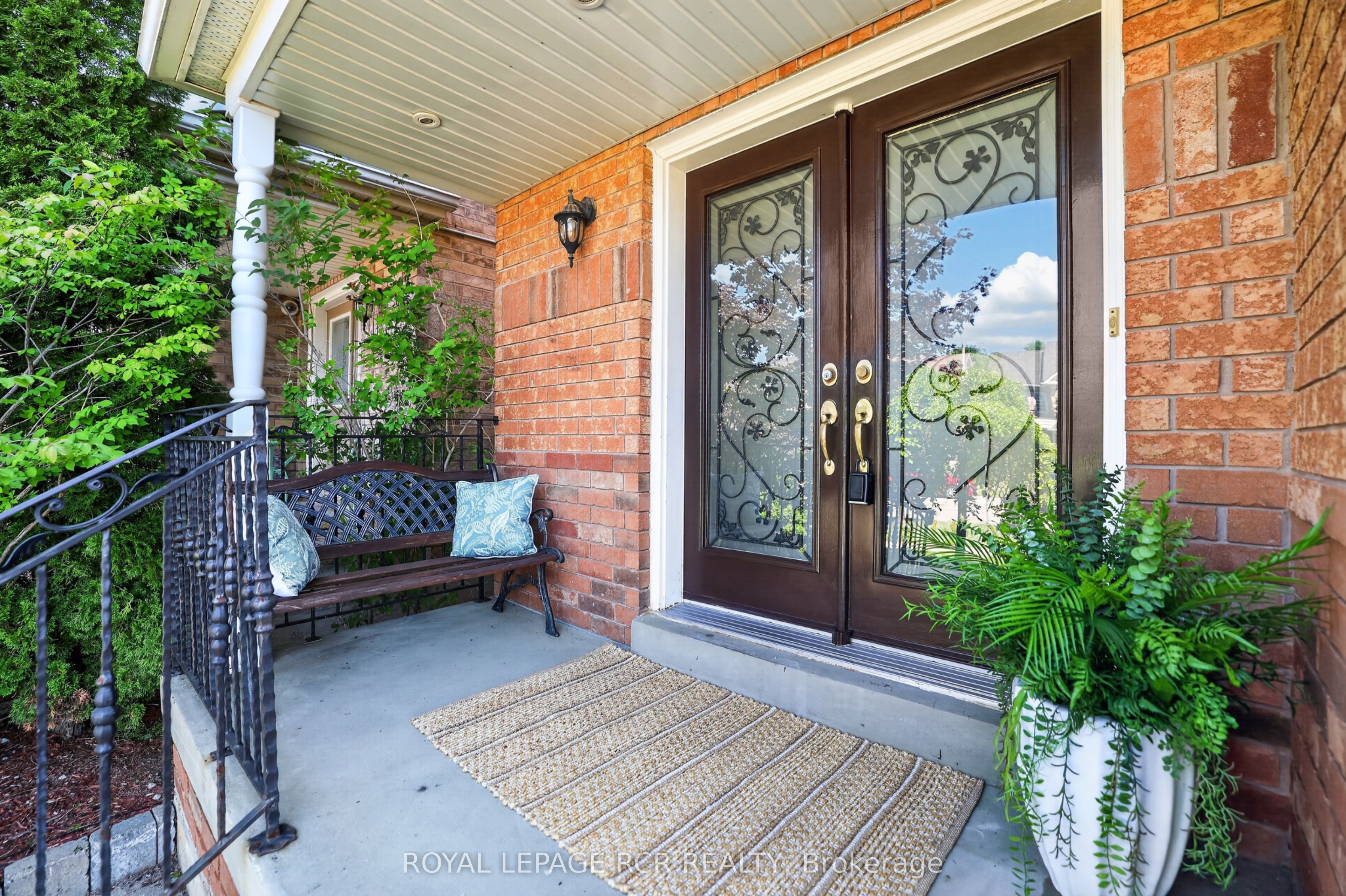 94 Atwood Avenue, Halton Hills, ON L7G 6A1 photo 3