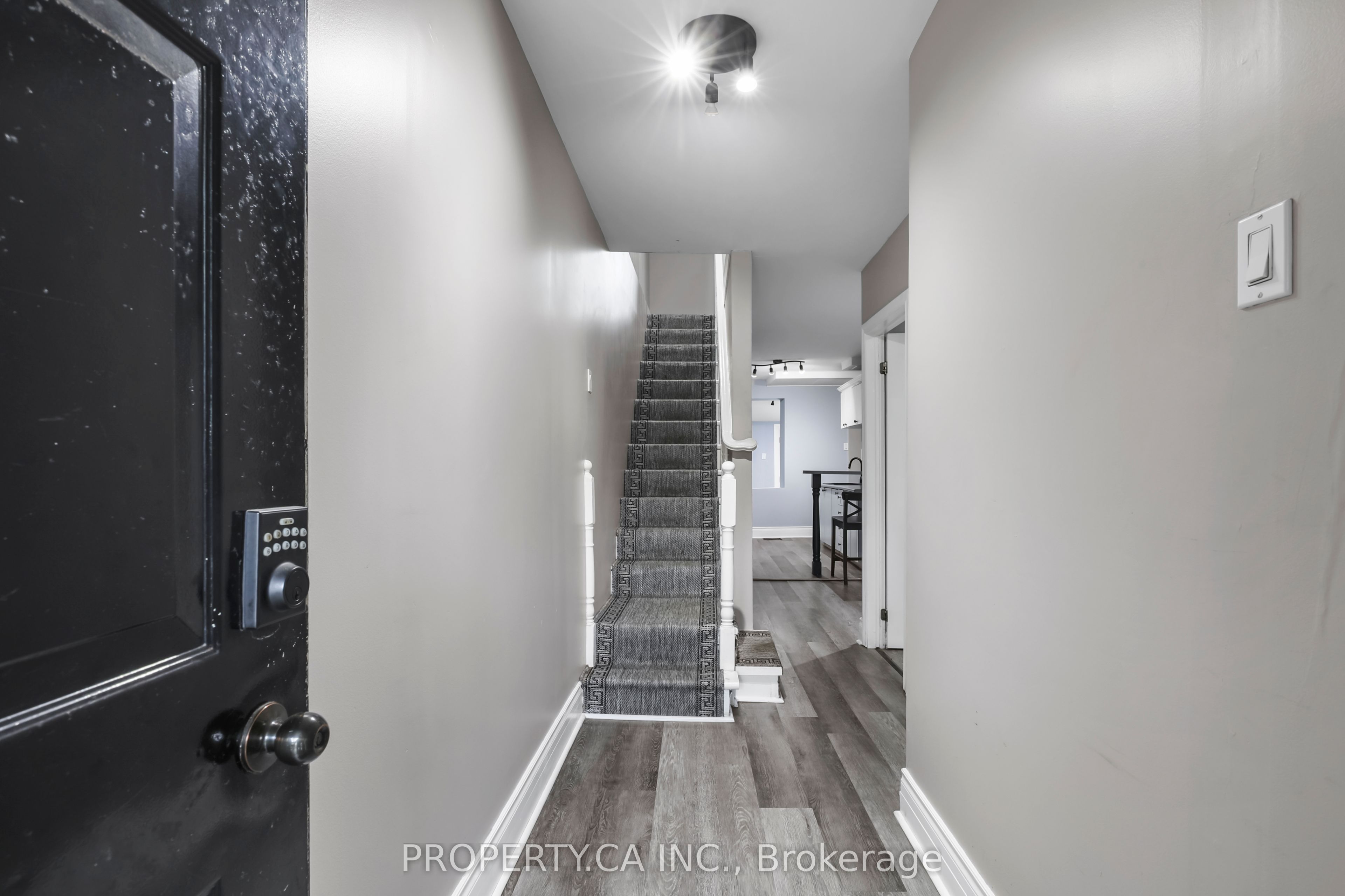 856 Weston Road, Toronto, ON M6N 3R5 photo 3