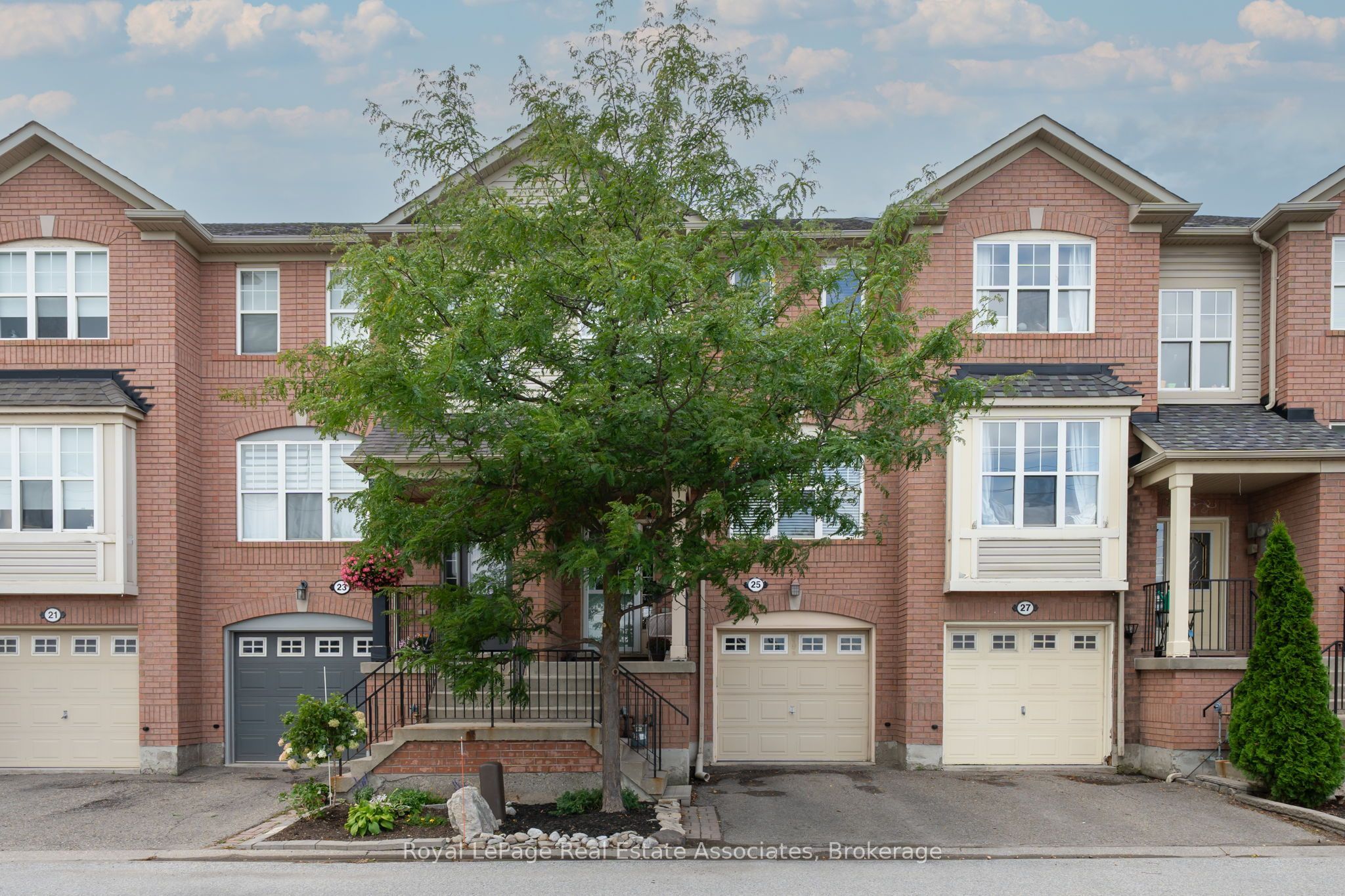 25 Seed House Lane, Halton Hills, ON L7G 6K2