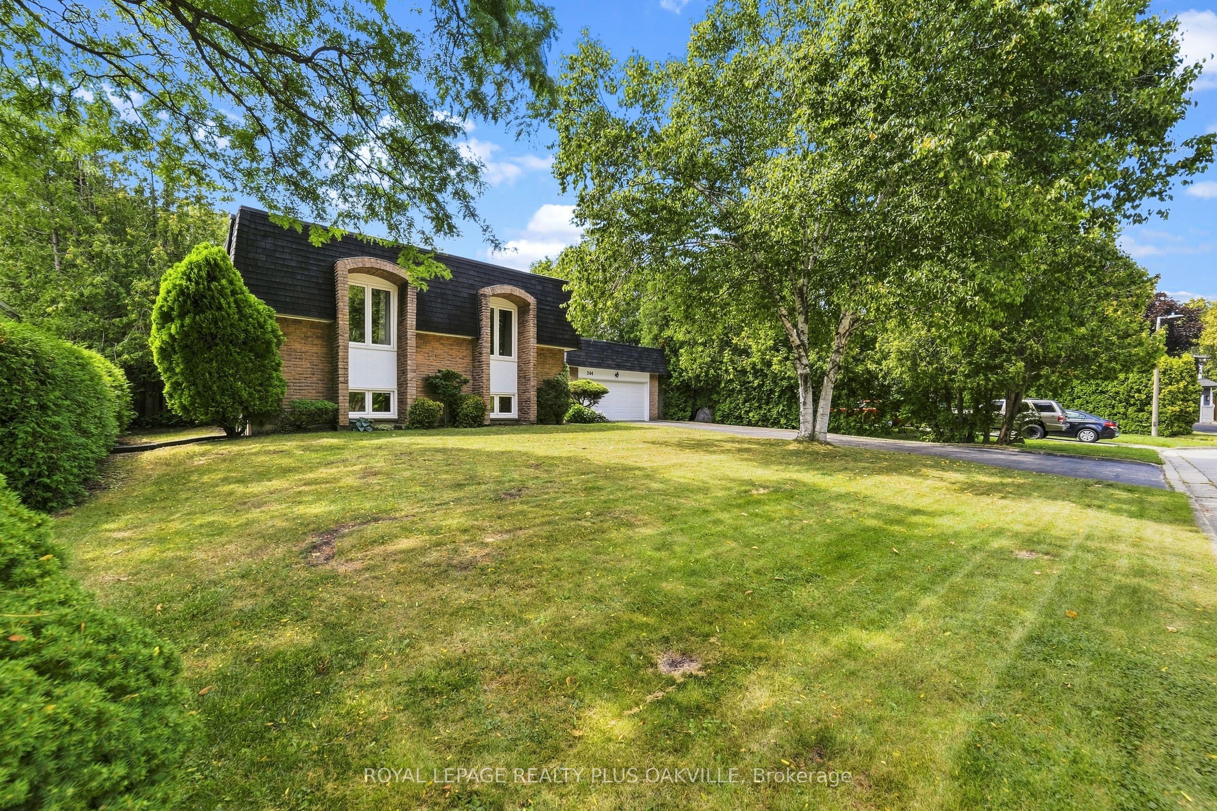 244 Willowridge Court, Oakville, ON L6L 5J2 photo 3