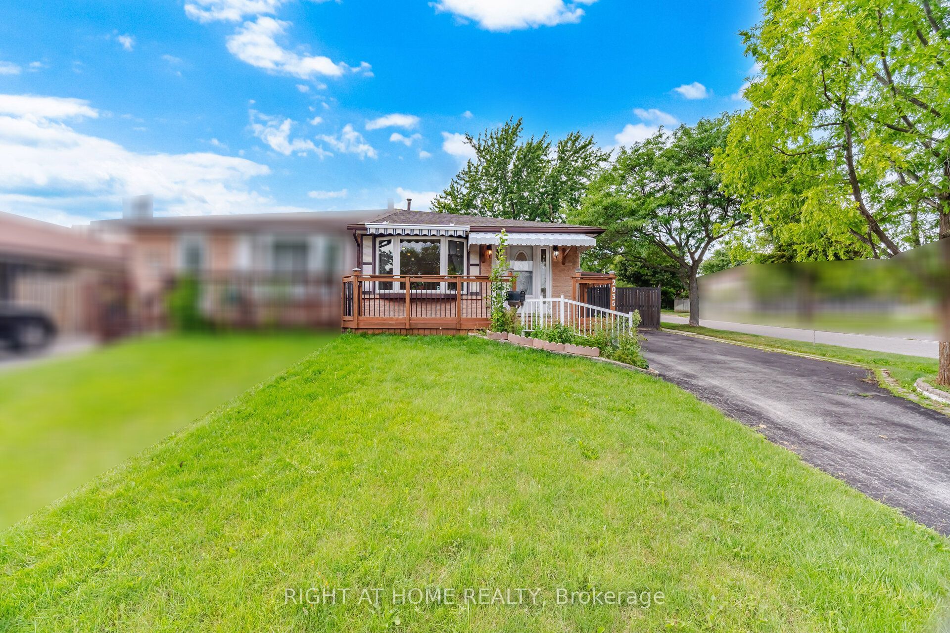 2035 Carleton Court, Burlington, ON L7P 3S6 photo 3