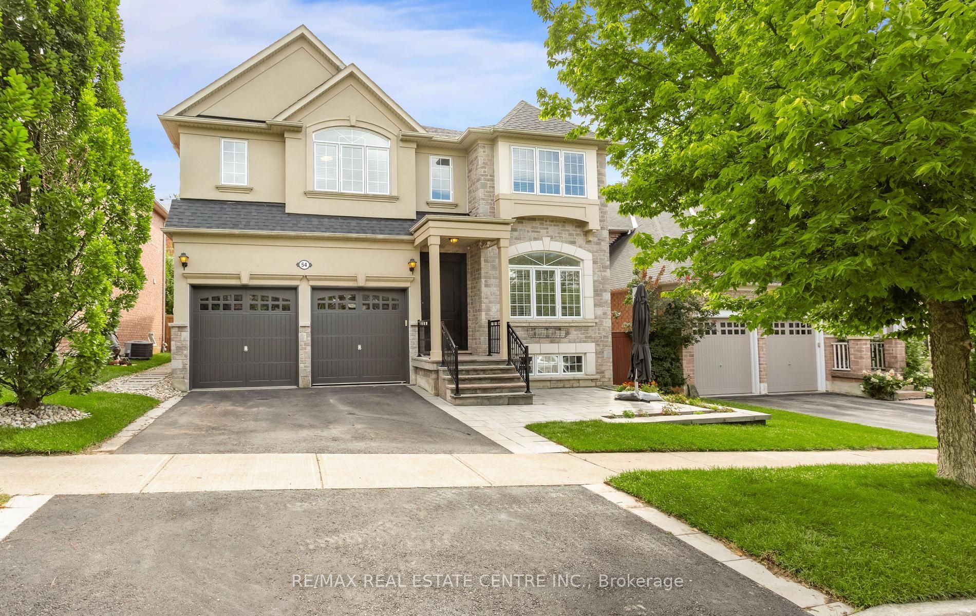 54 Apple Blossom Crescent, Halton Hills, ON L7G 6L5