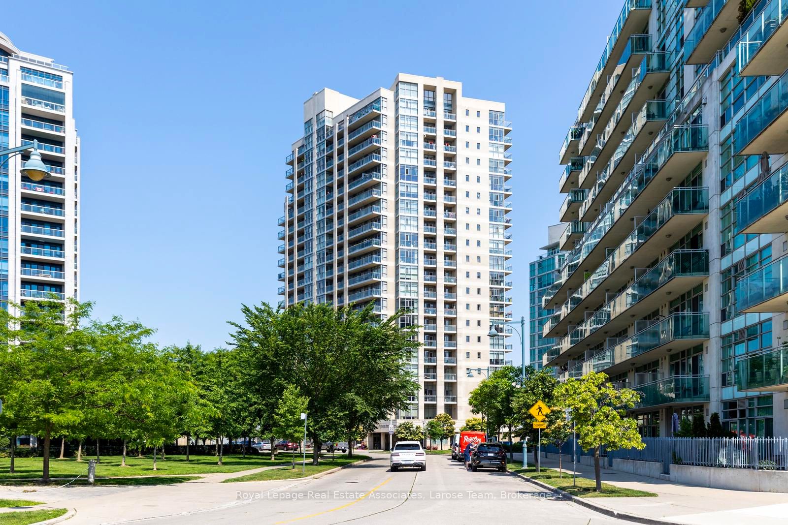 3 Marine Parade Drive 1607, Toronto, ON M8V 3Z5