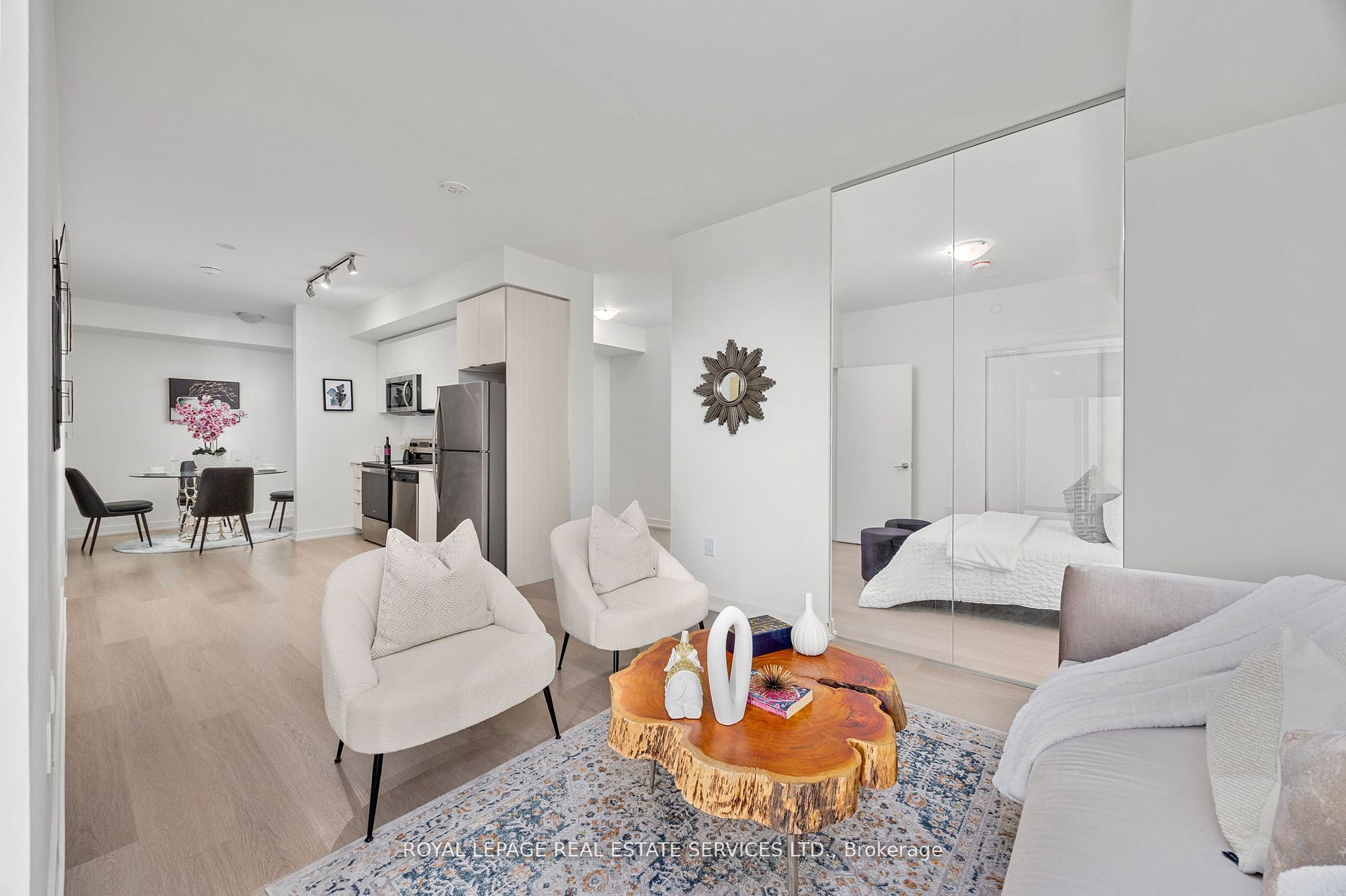 859 The Queensway 608, Toronto, ON M8Z 1N8 photo 5