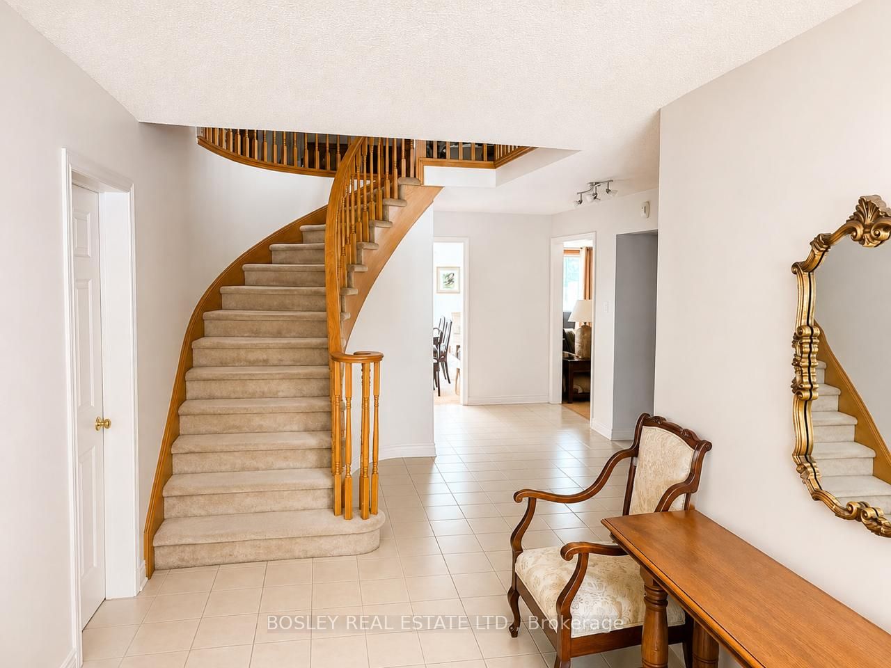1606 Heritage Way, Oakville, ON L6M 2Z5 photo 2