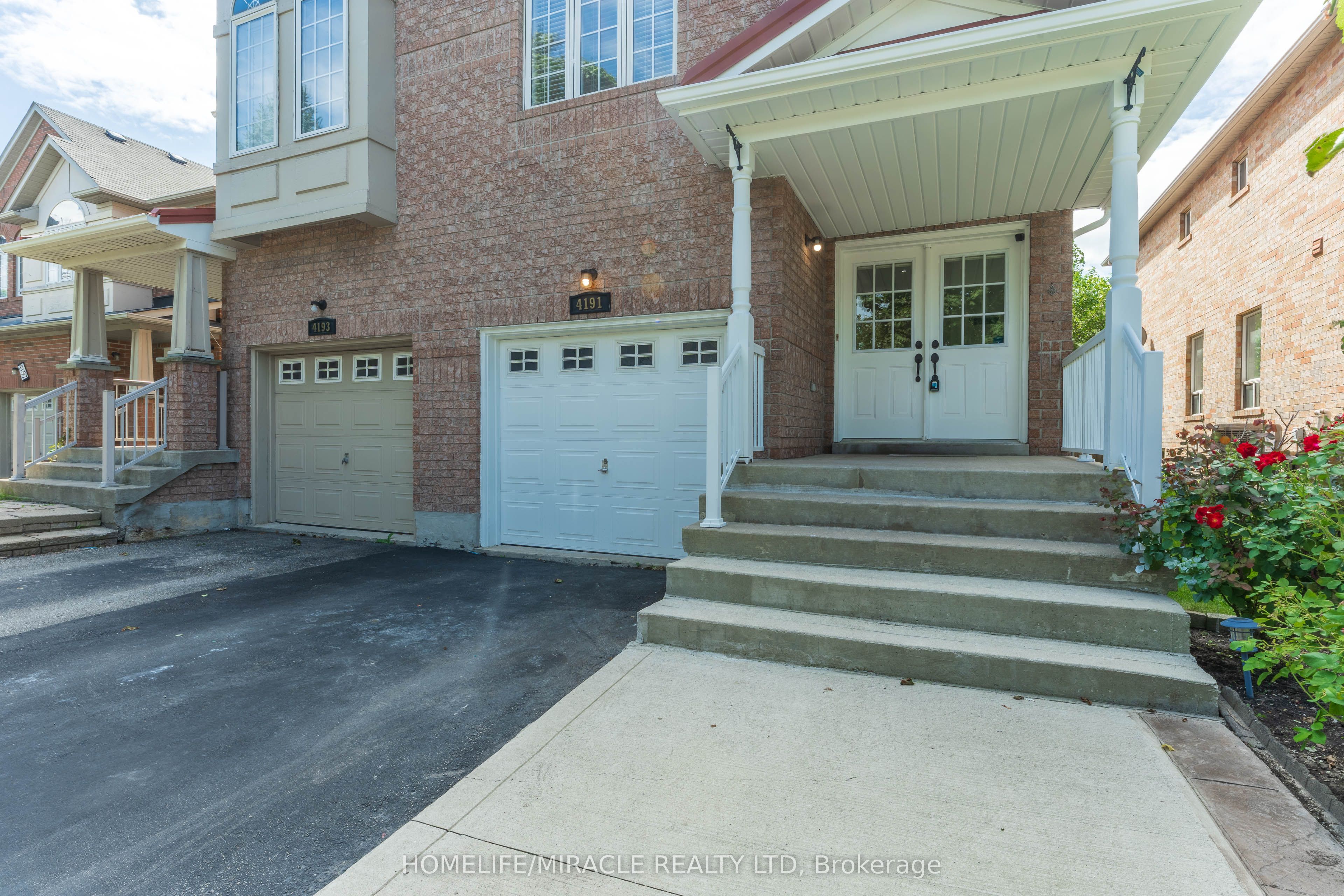 4191 Goldenrod Crescent, Mississauga, ON L5V 3C2 photo 2