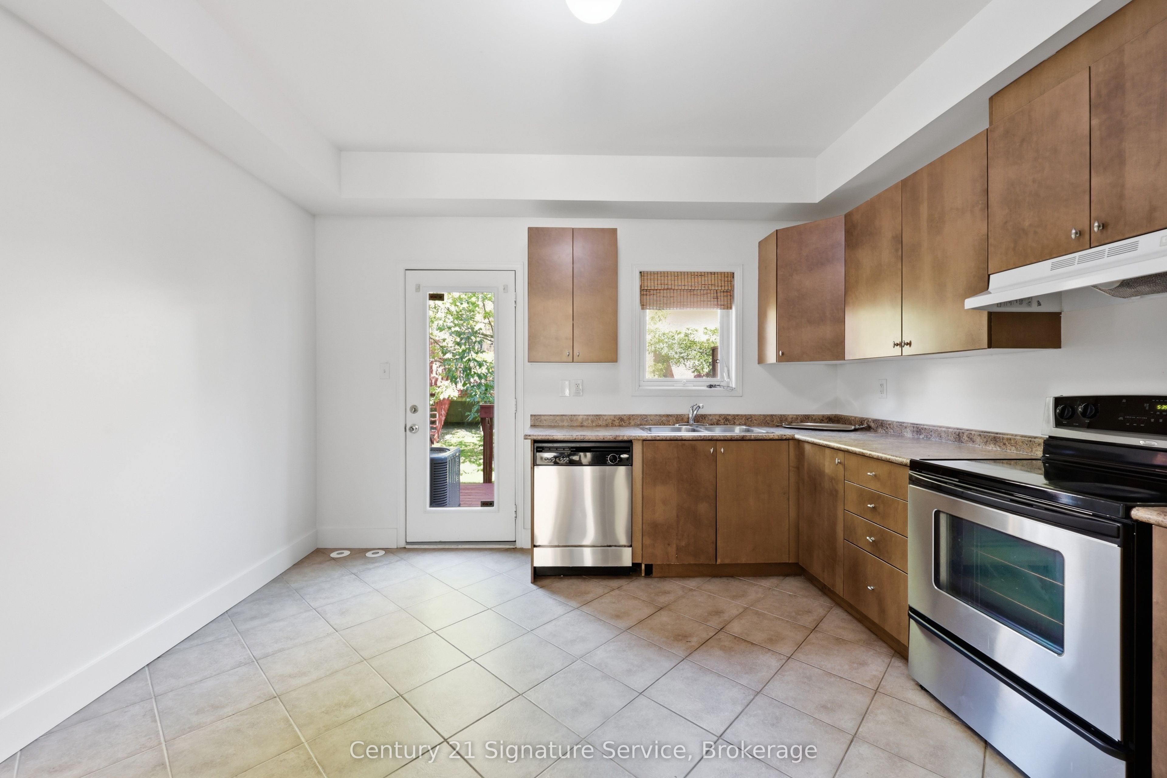 435 Hensall Circle 223, Mississauga, ON L5A 4P1 photo 5