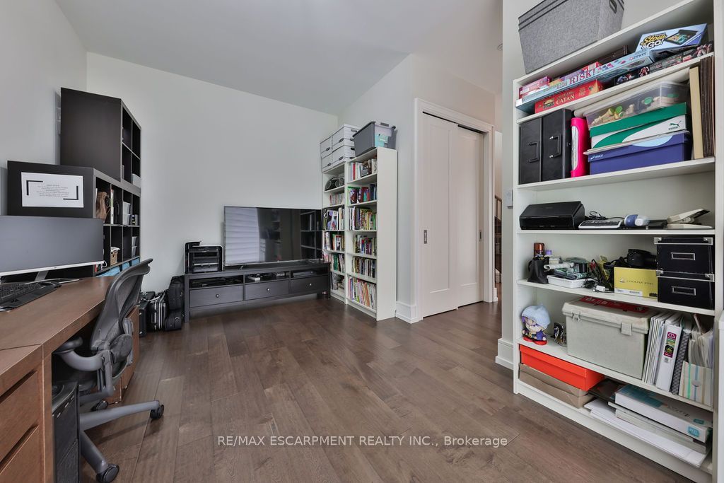 10 Maple Grove Drive 16, Oakville, ON L6J 0E1 photo 3