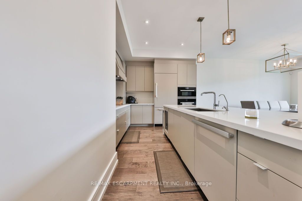 10 Maple Grove Drive 16, Oakville, ON L6J 0E1 photo 4