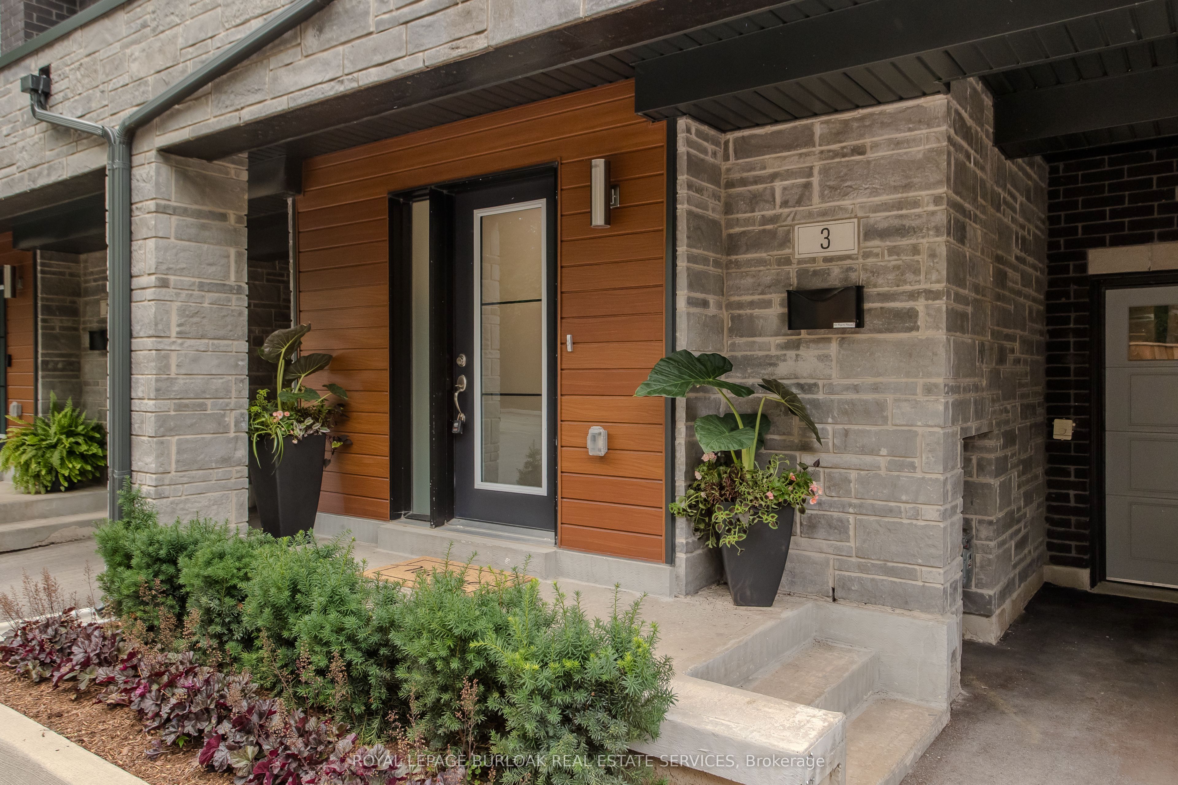 2071 Ghent Avenue 3, Burlington, ON L7R 1Y4 photo 2