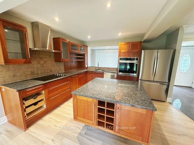 1417 Wateska Boulevard, Mississauga, ON L5H 2R3 photo 4
