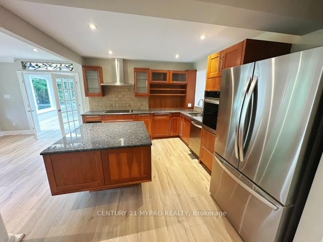 1417 Wateska Boulevard, Mississauga, ON L5H 2R3 photo 5