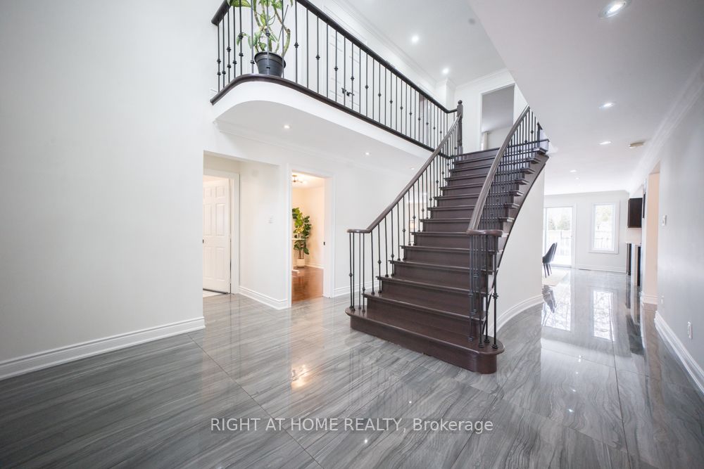 2088 Perran Drive, Mississauga, ON L5K 2R4 photo 3