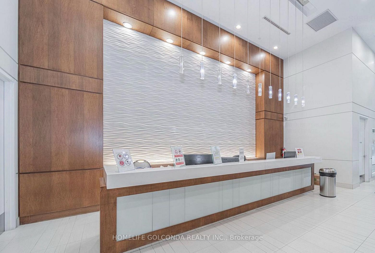 2200 Lake Shore Boulevard W 819, Toronto, ON M8V 1A4 photo 2