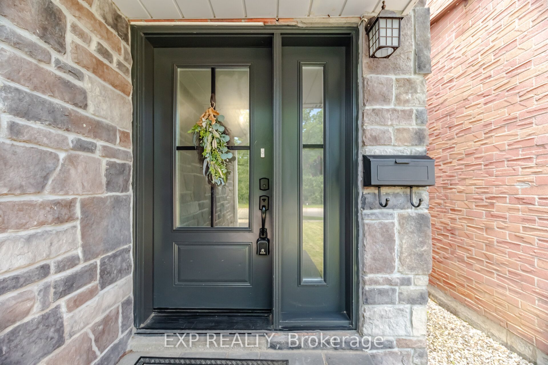14 Royal Palm Drive, Brampton, ON L6Z 1P5 photo 4