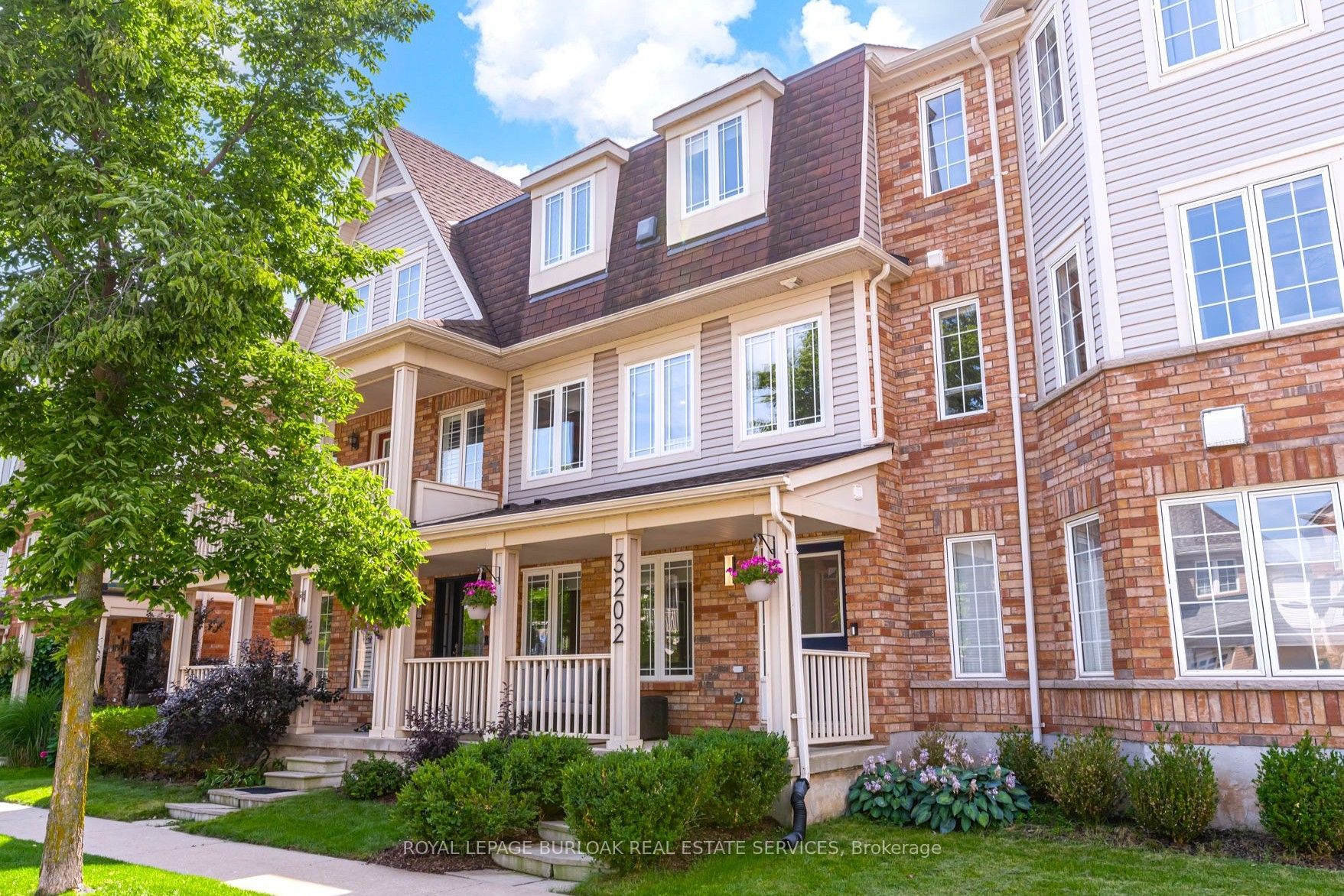 3202 Munson Crescent, Burlington, ON L7L 3B9