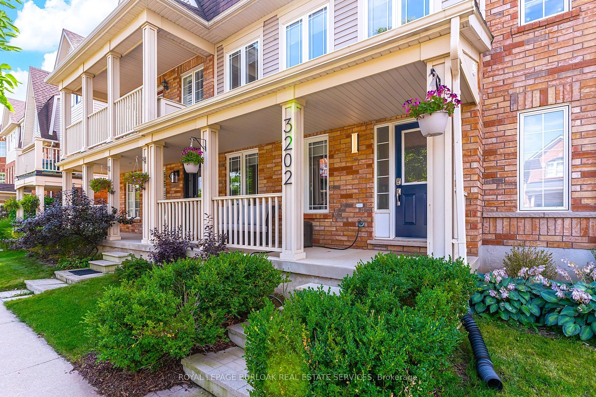 3202 Munson Crescent, Burlington, ON L7L 3B9 photo 2