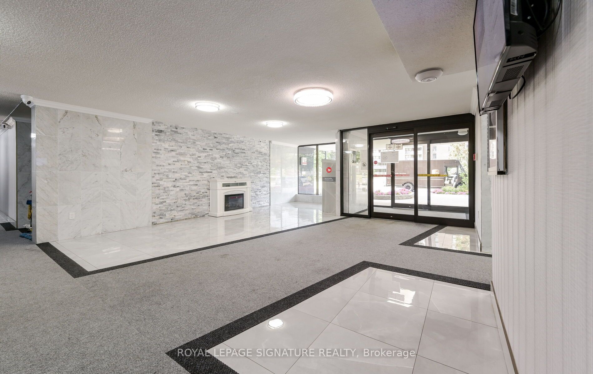 4 Kings Cross Road 801, Brampton, ON L6T 3X8 photo 3
