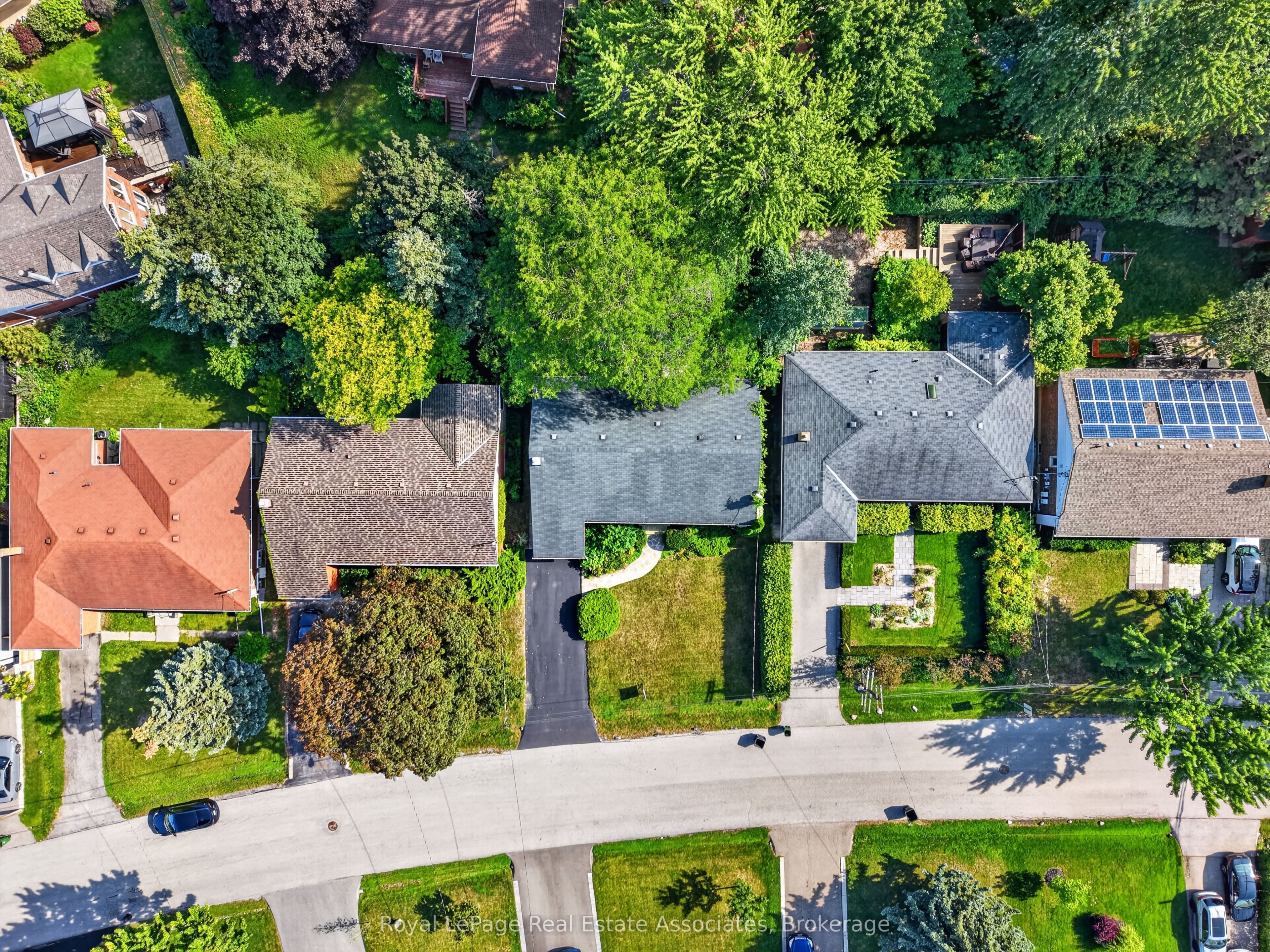7 Greening Crescent, Toronto, ON M9A 1N9 photo 2