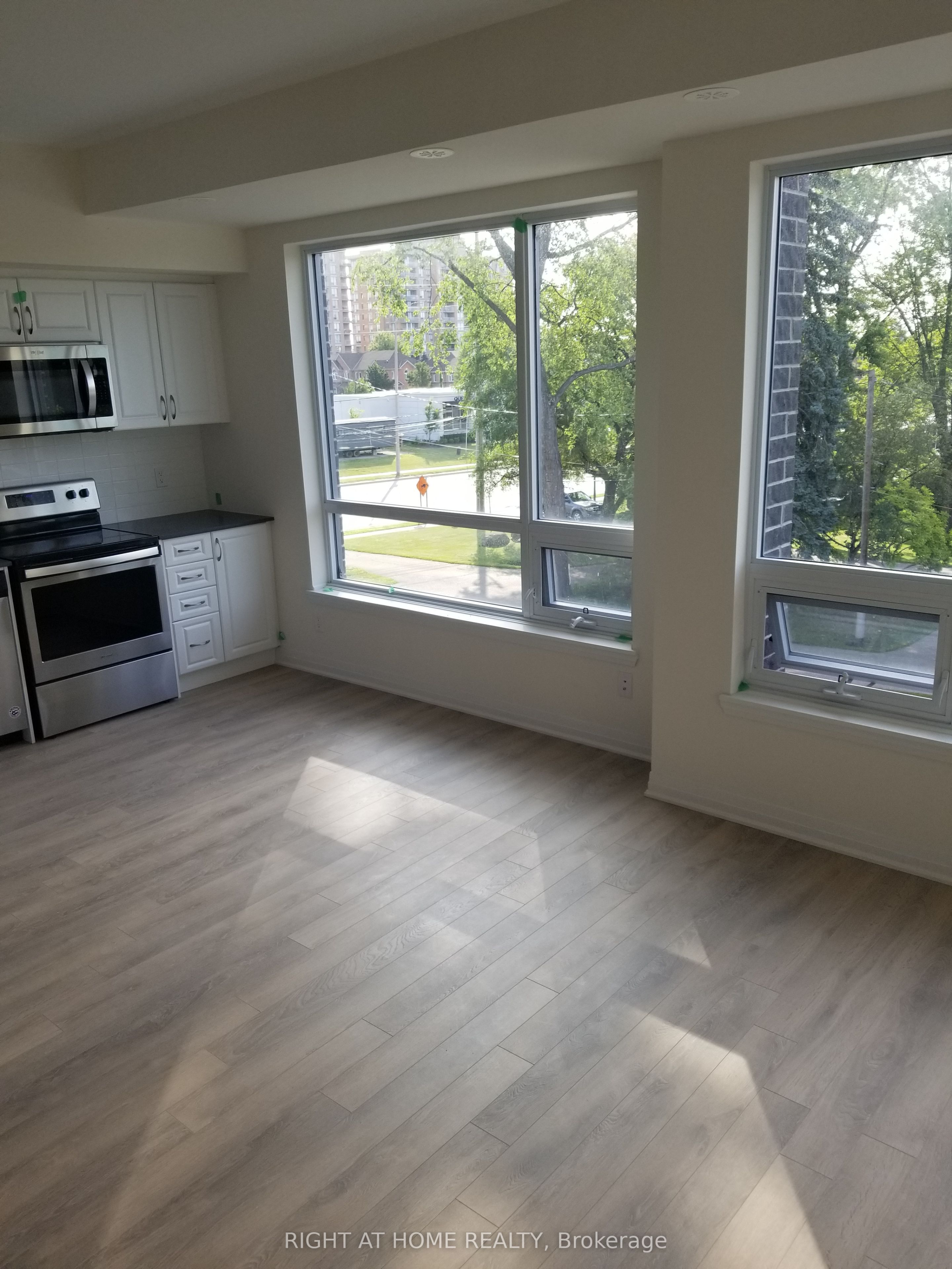 650 Atwater Avenue 3, Mississauga, ON L5G 0B6 photo 3