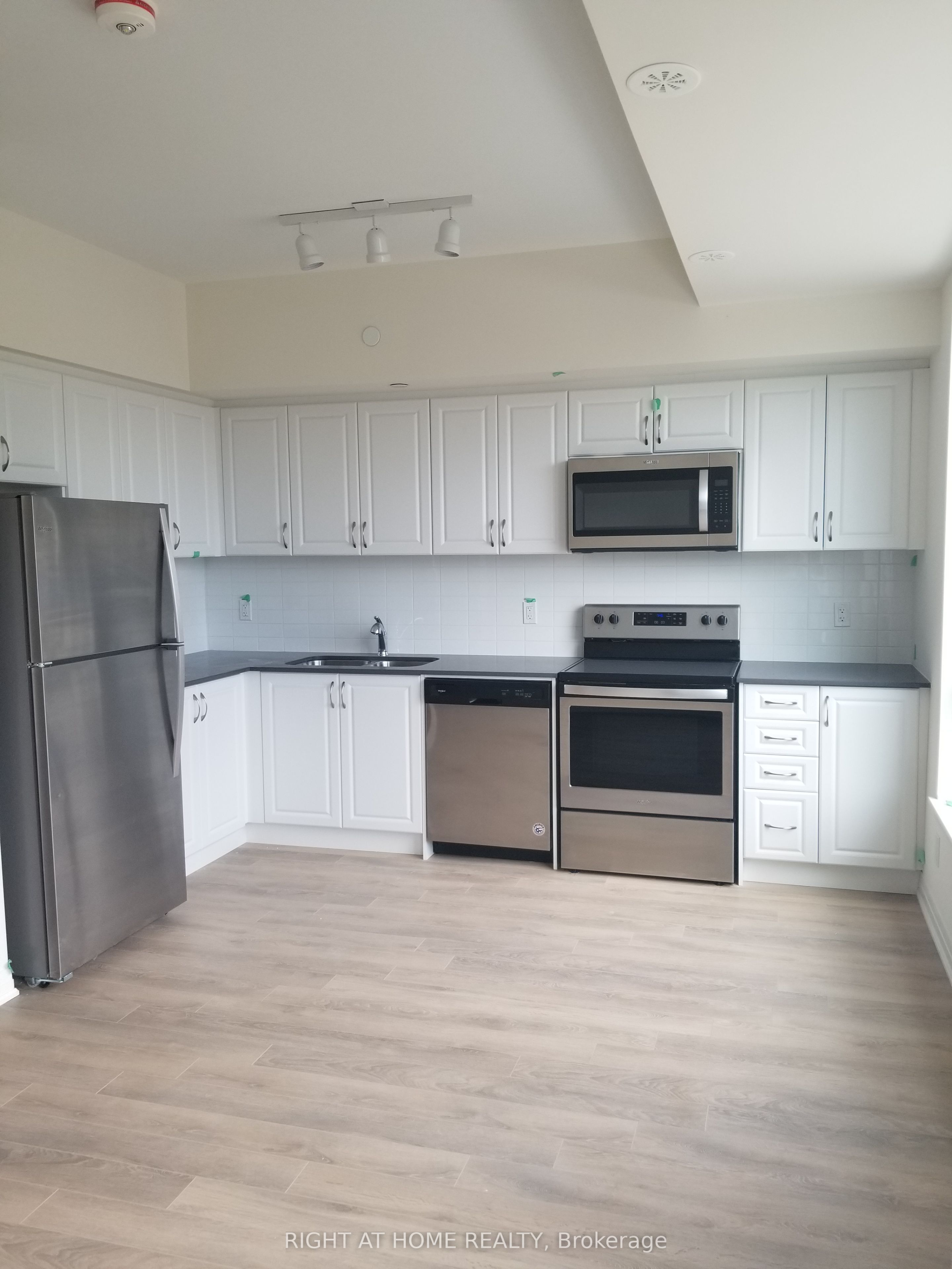 650 Atwater Avenue 3, Mississauga, ON L5G 0B6 photo 5