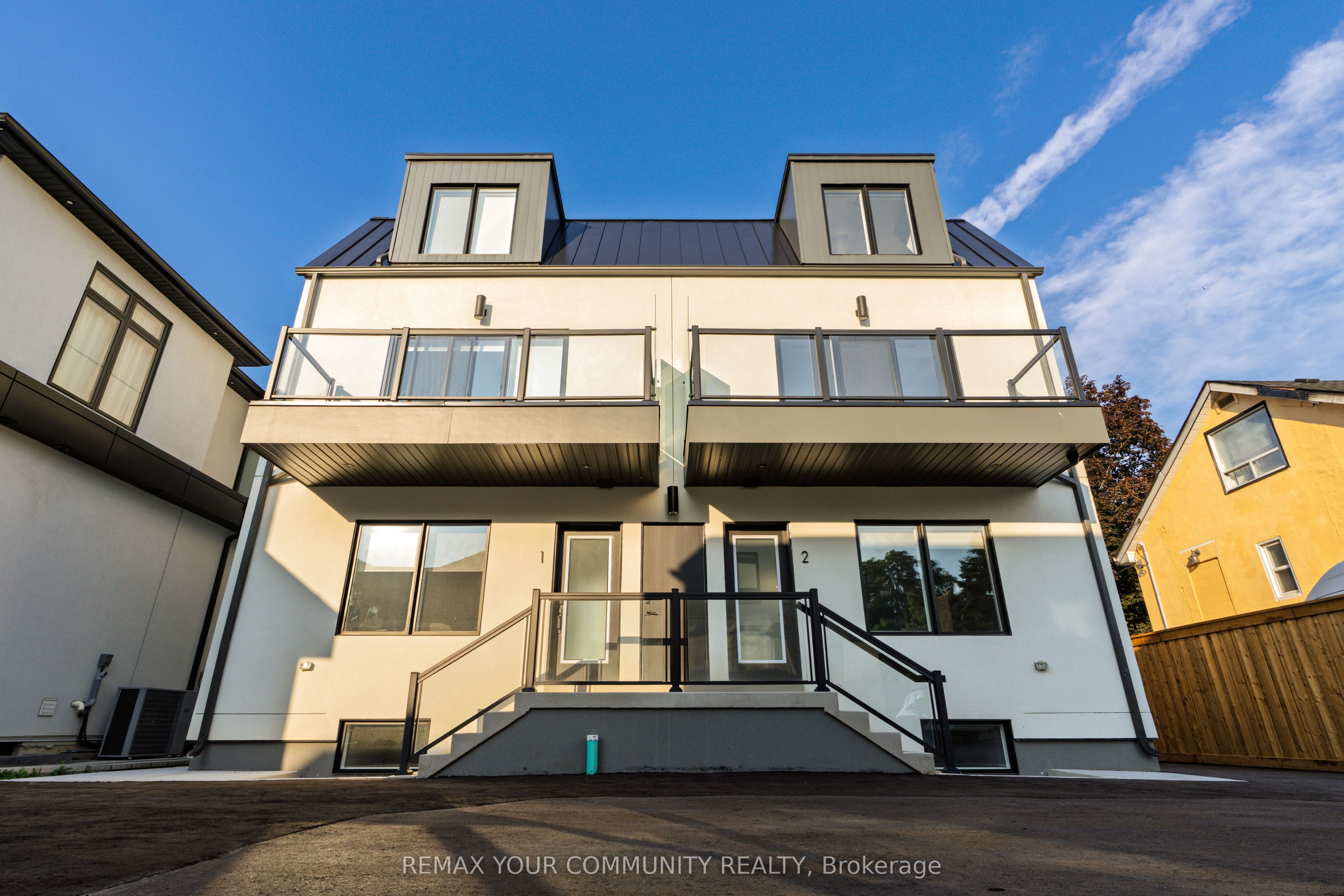 34 Poplar Avenue 2, Toronto, ON M9B 3R4 photo 3