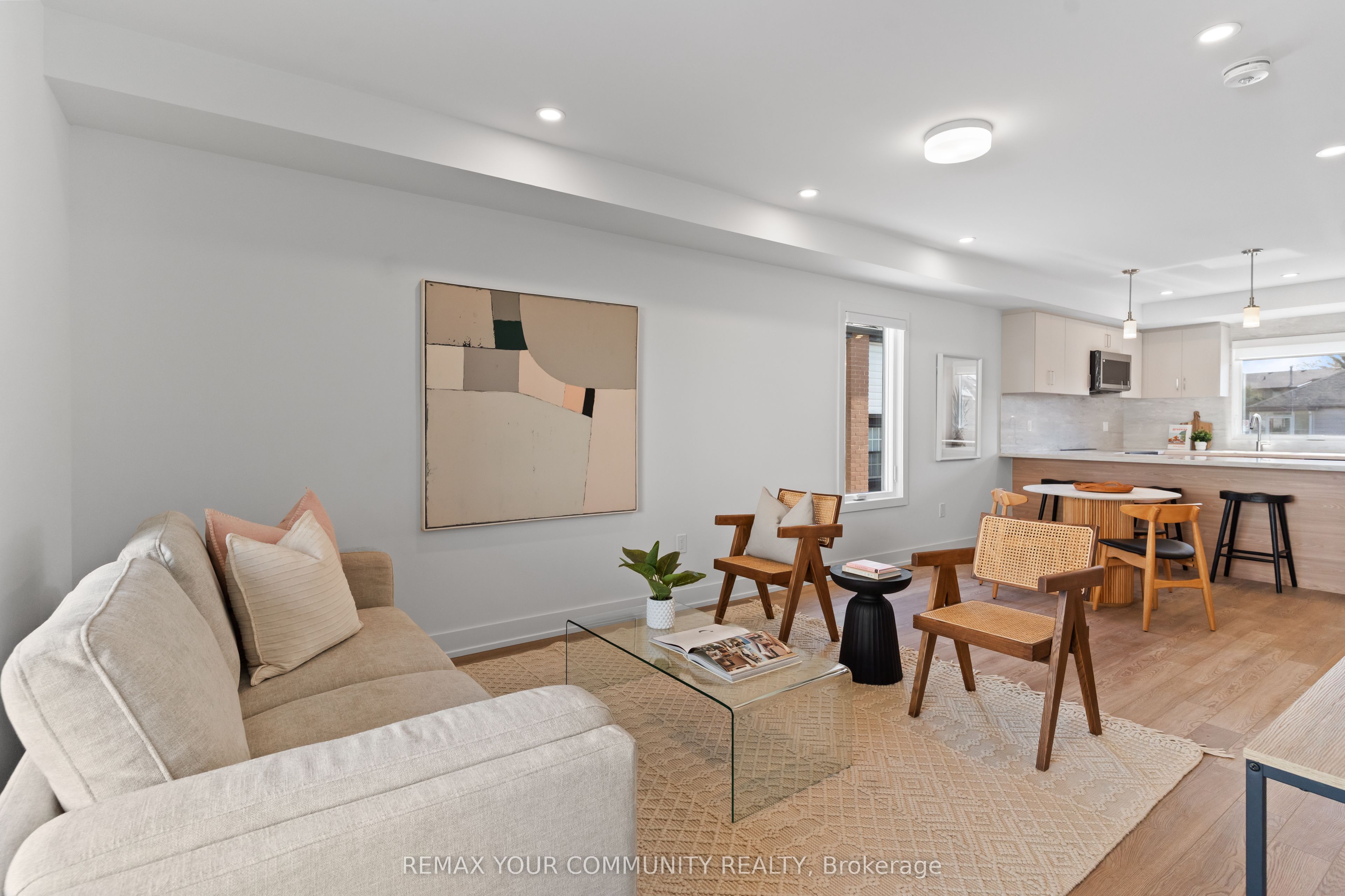15 Acorn Avenue 1, Toronto, ON M9B 3P7 photo 4