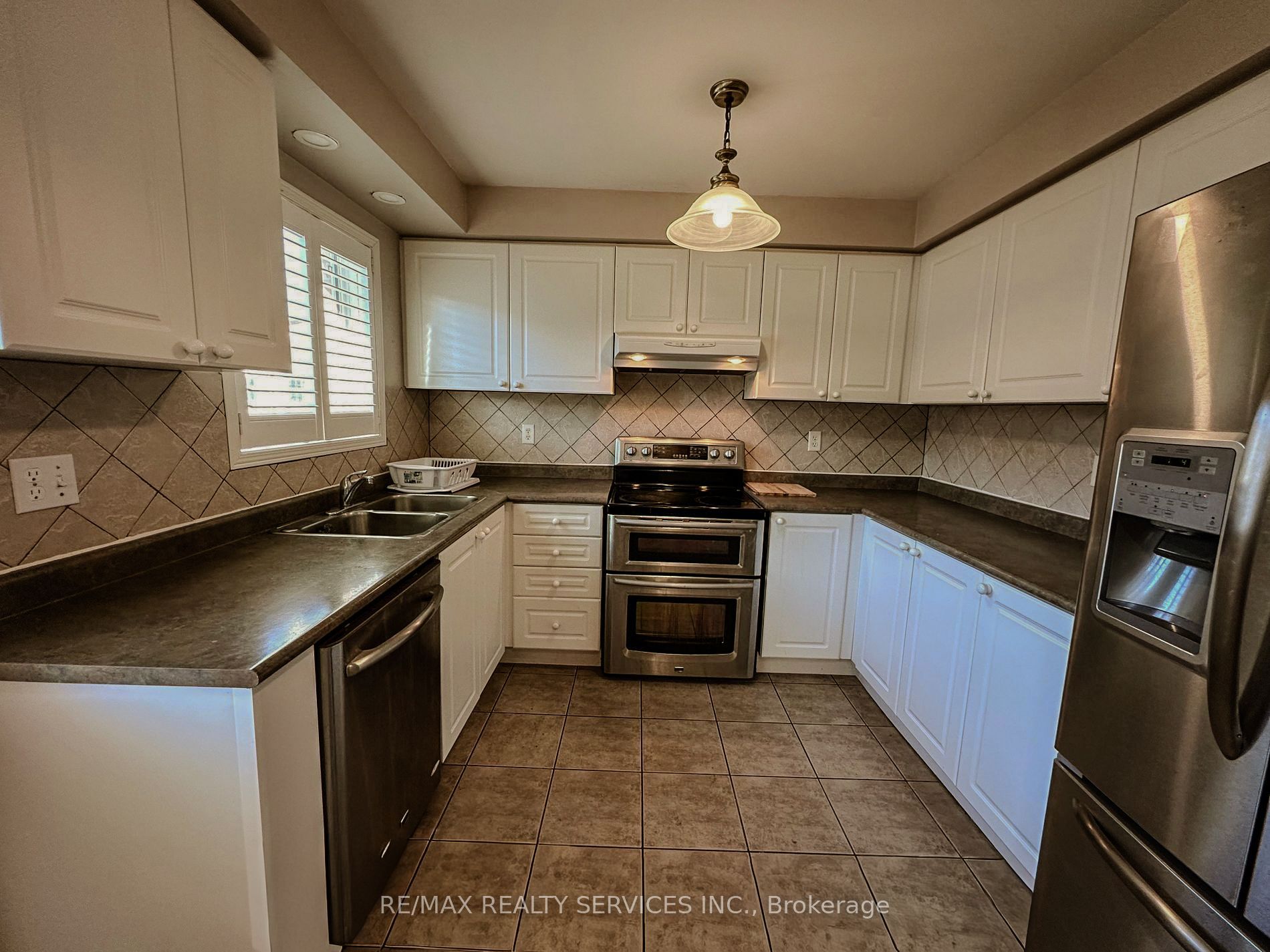 41 Sandyshores Drive, Brampton, ON L6R 2H2 photo 3