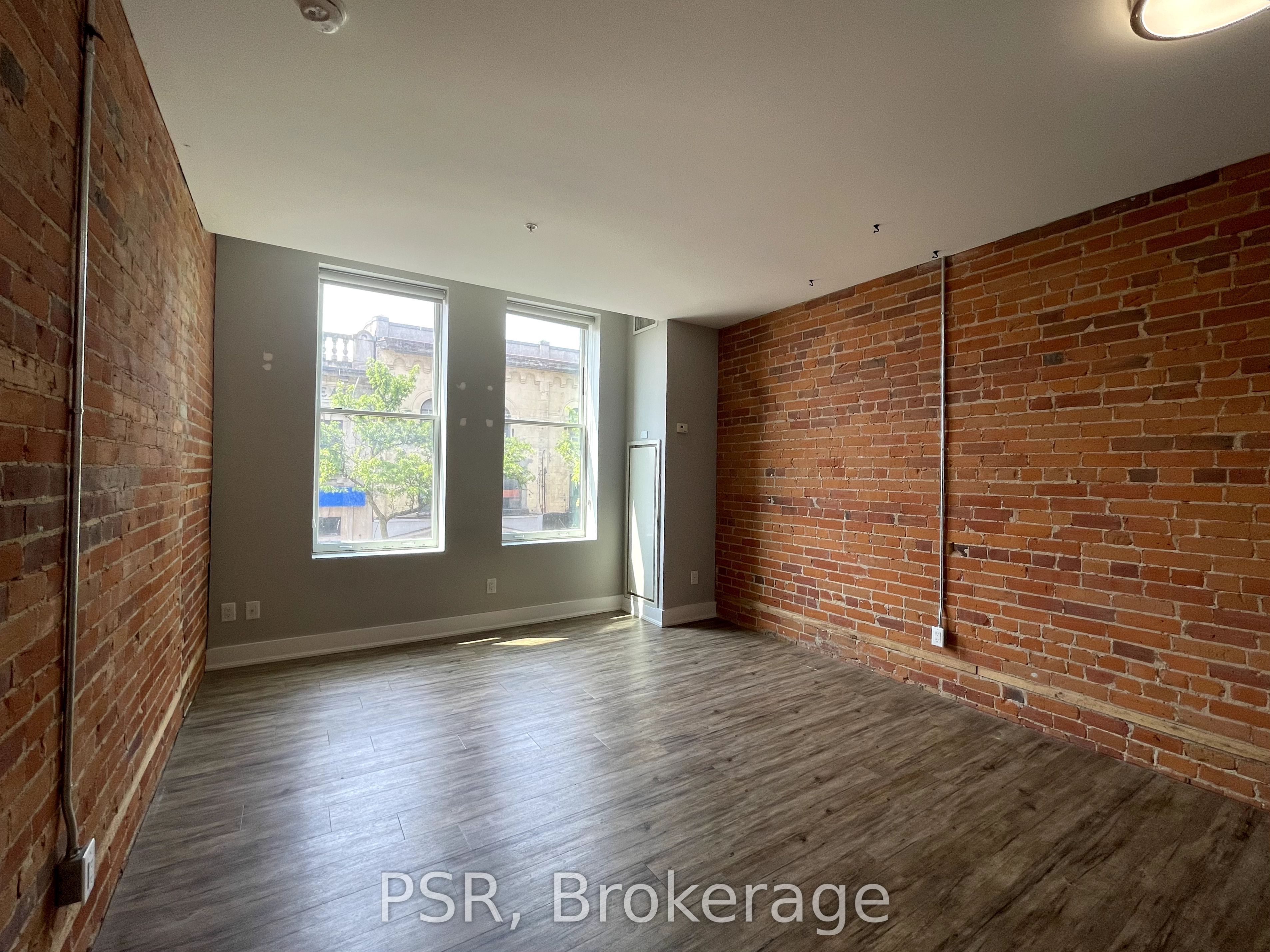 2870 Dundas Street W 201, Toronto, ON M6P 1Y8 photo 4