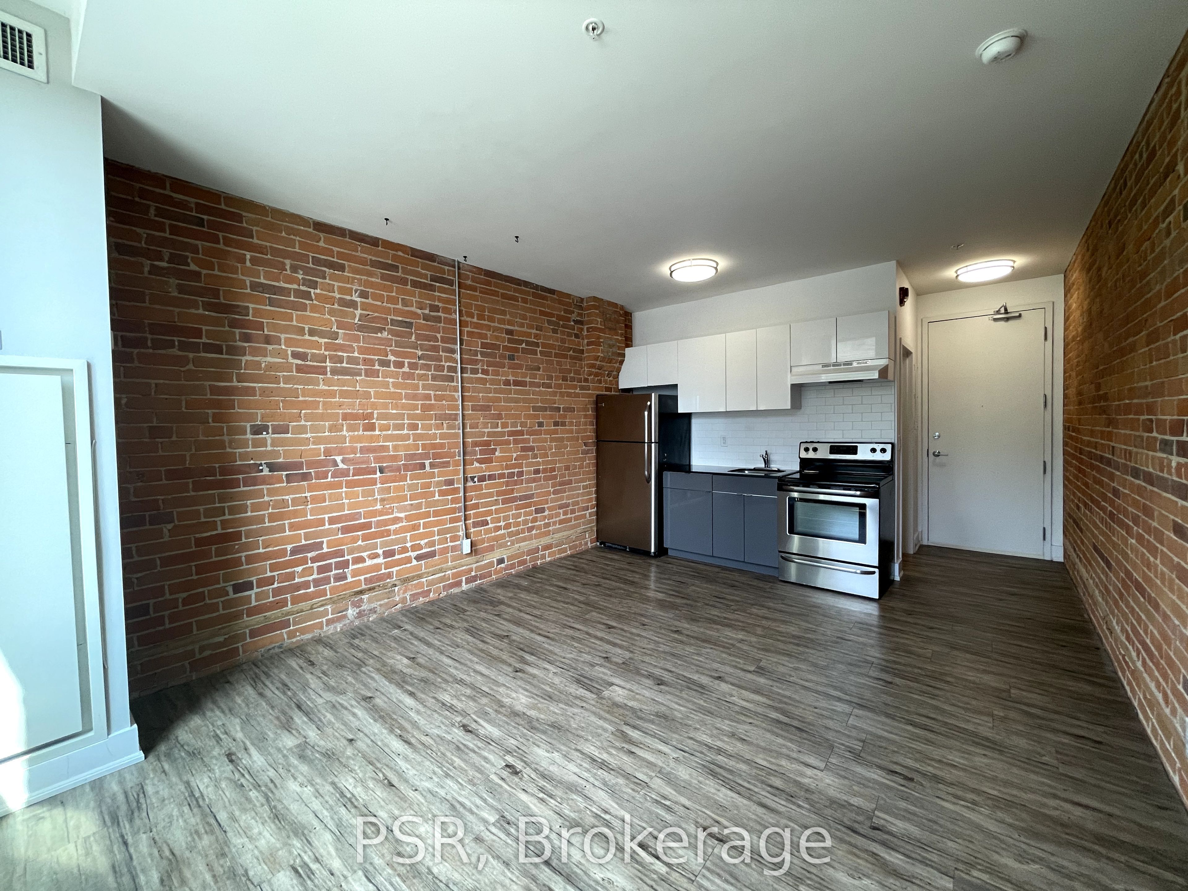 2870 Dundas Street W 201, Toronto, ON M6P 1Y8 photo 5