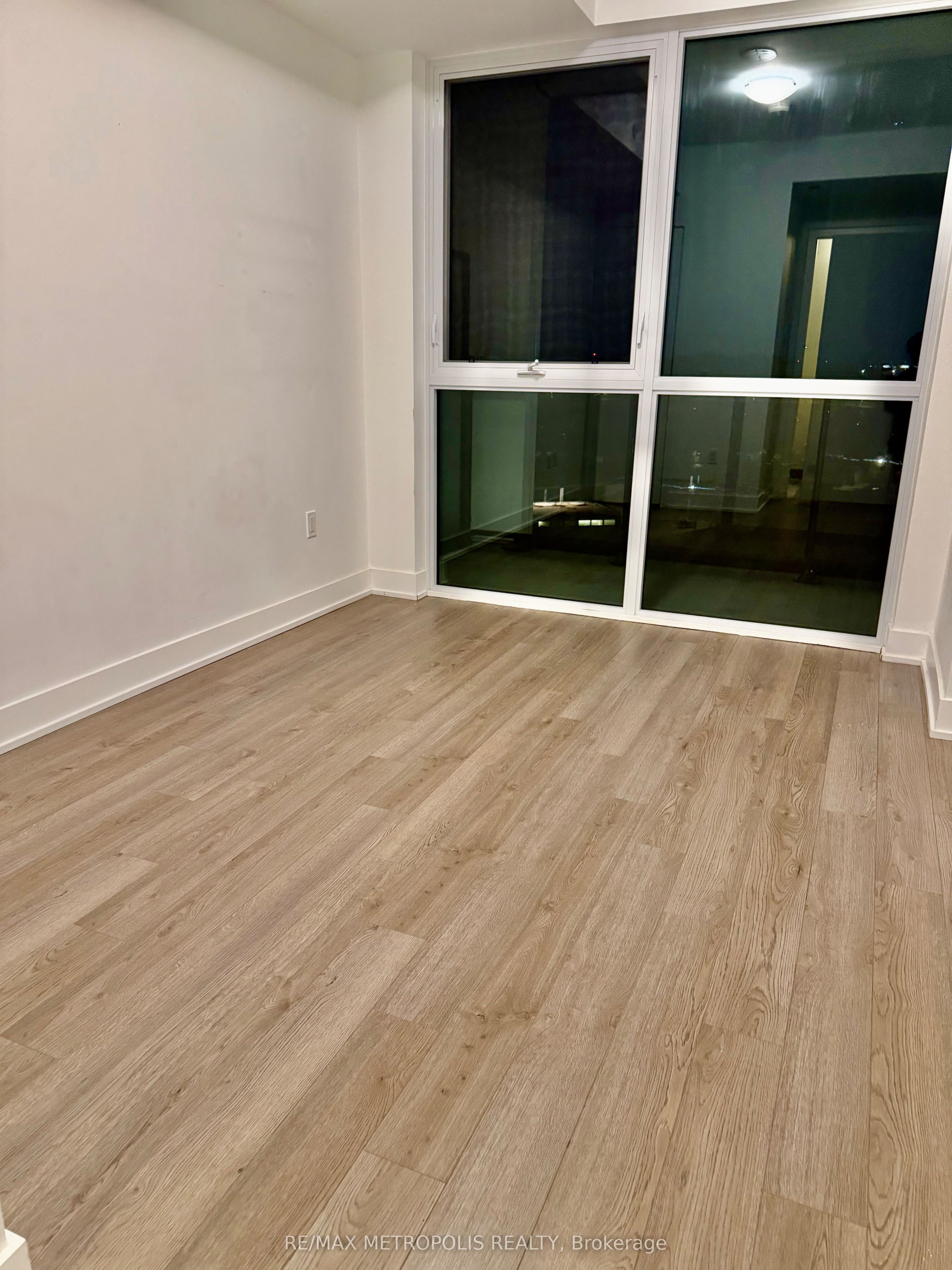 60 George Butchart Drive 501, Toronto, ON M3K 0E1 photo 4