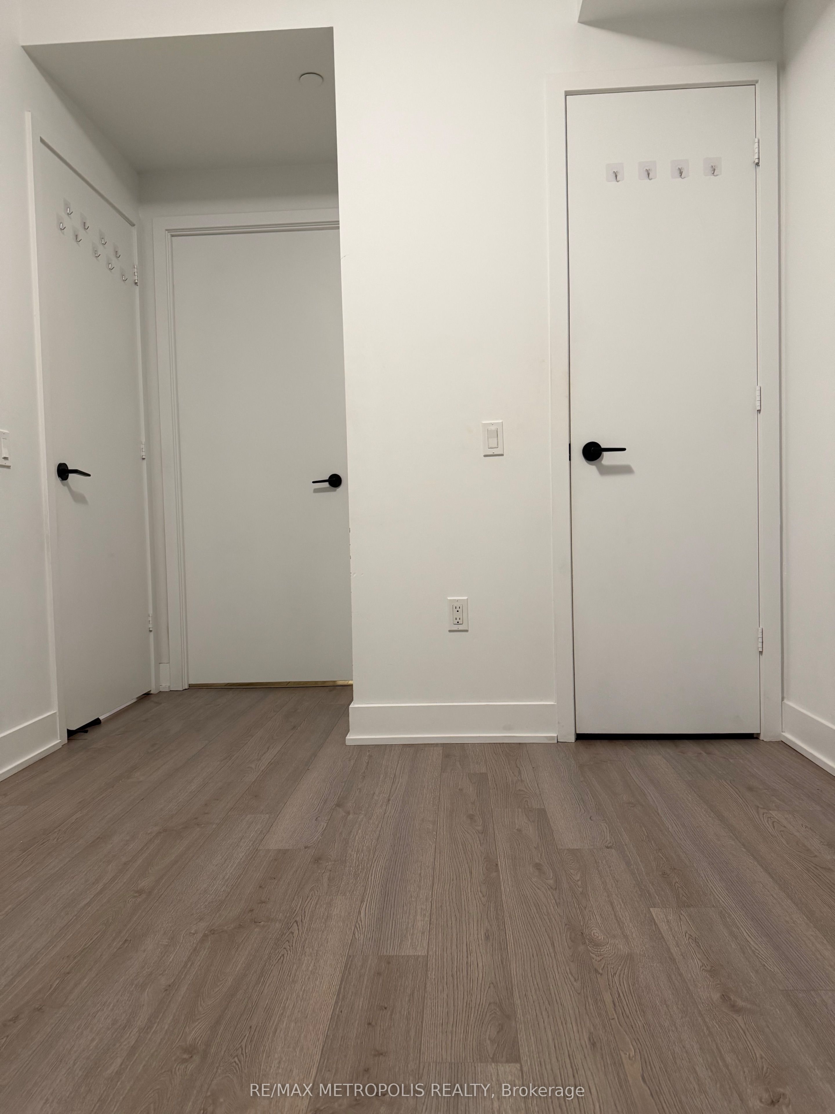 60 George Butchart Drive 501, Toronto, ON M3K 0E1 photo 5