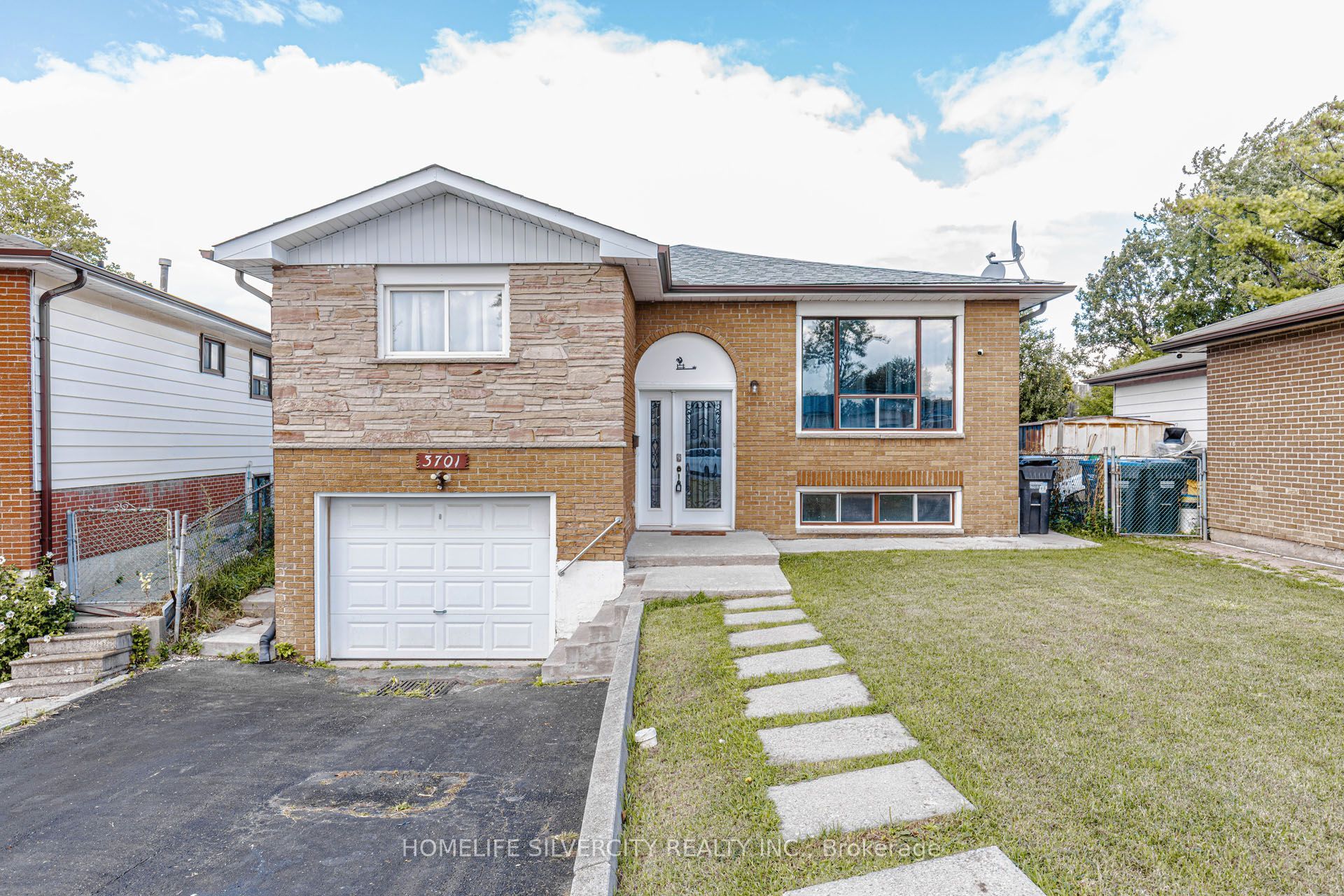 3701 Keenan Crescent, Mississauga, ON L4T 3M1 photo 3